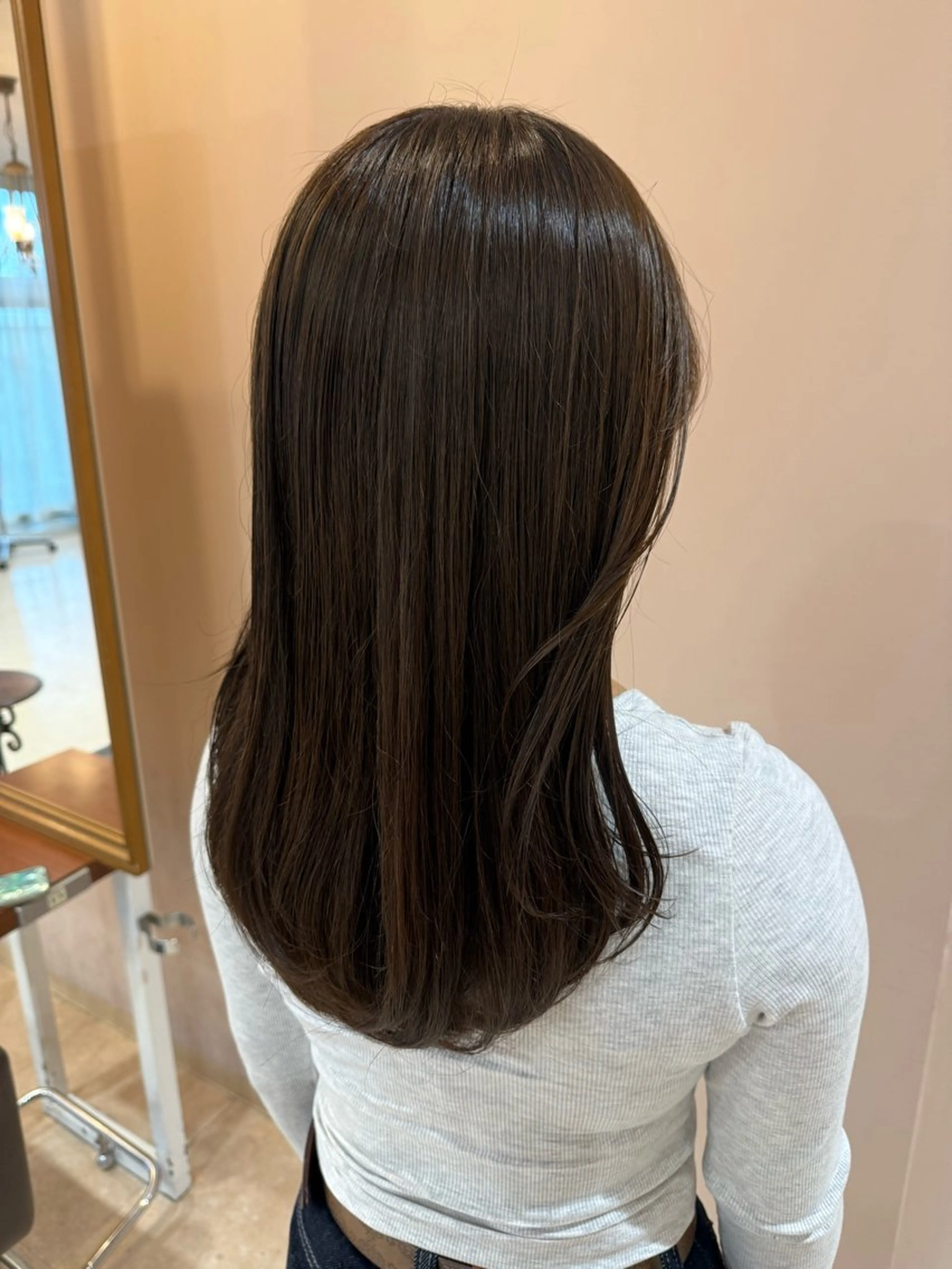 セミロング カラー アッシュ ブラウンカラー グレージュ レイヤーカット Reginavita栄店 【レジナヴィータ】所属・鈴木 二依奈のヘアスタイル