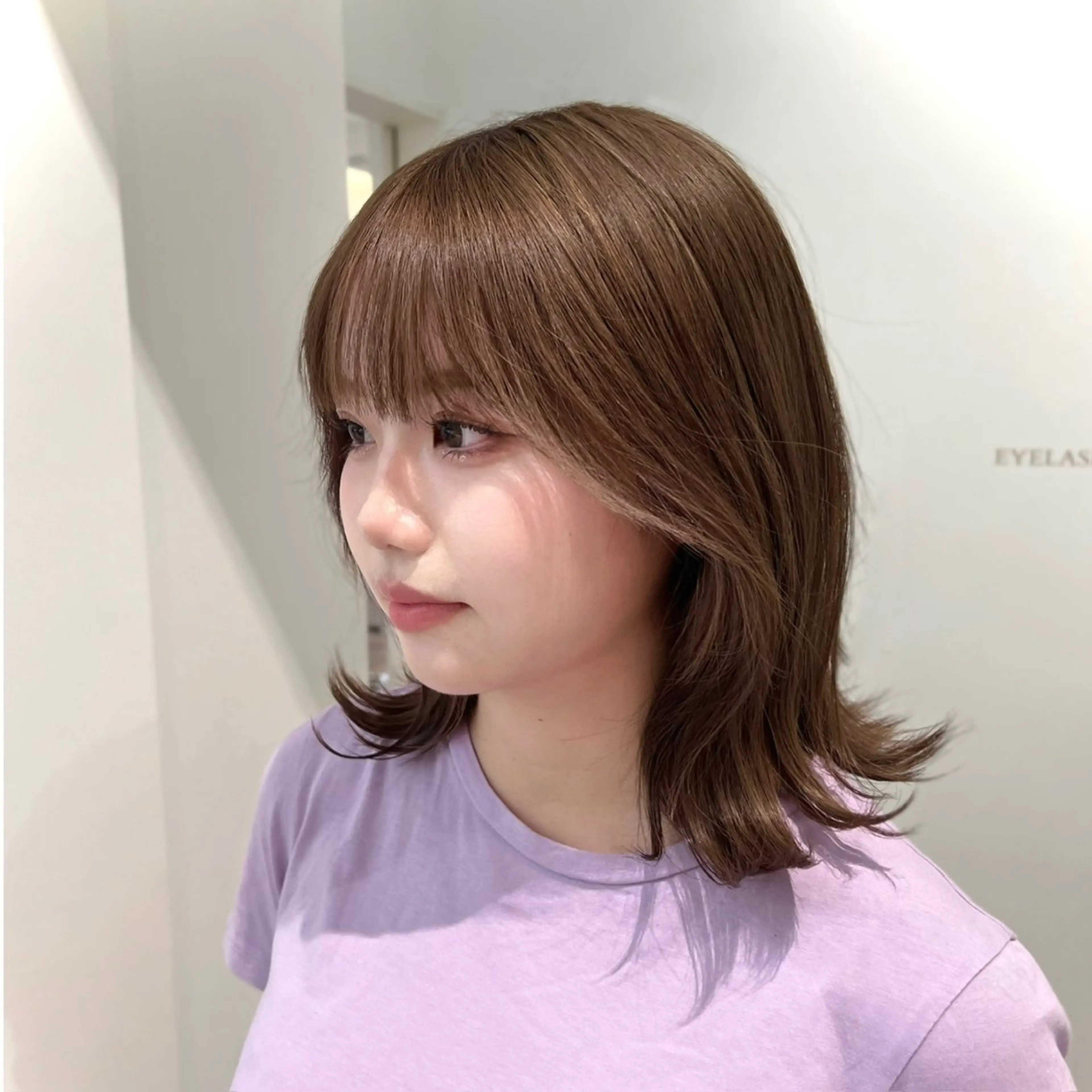 ミディアム カラー ヘアアレンジ ブリーチ 透明感カラー ハイトーンカラー ブリーチなしカラー 顔まわりレイヤー 艶カラー/アイドル 前髪/内藤　輝のヘアスタイル