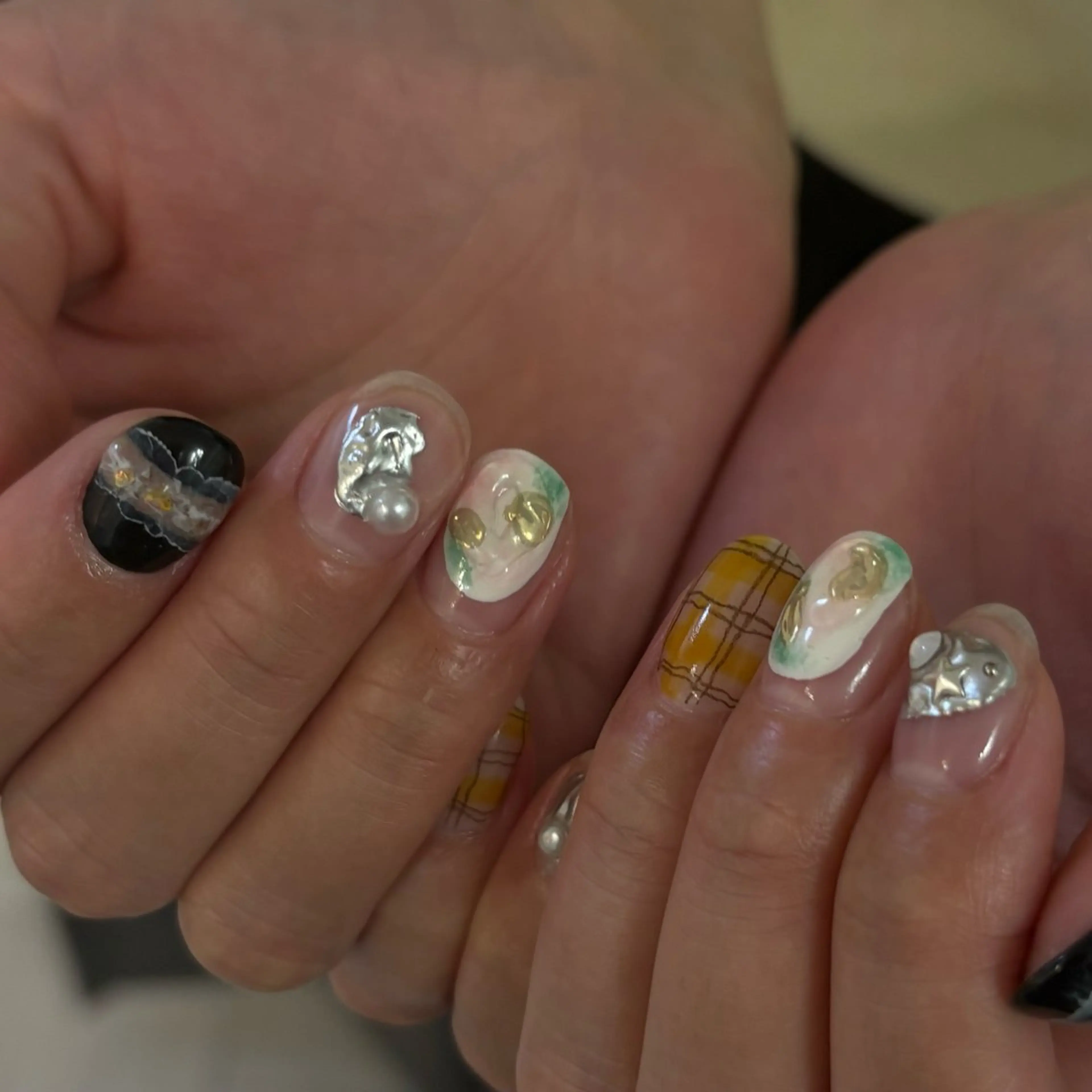 ネイル ニュアンスネイル ハンドネイル 佐藤 渚紗のネイルデザイン