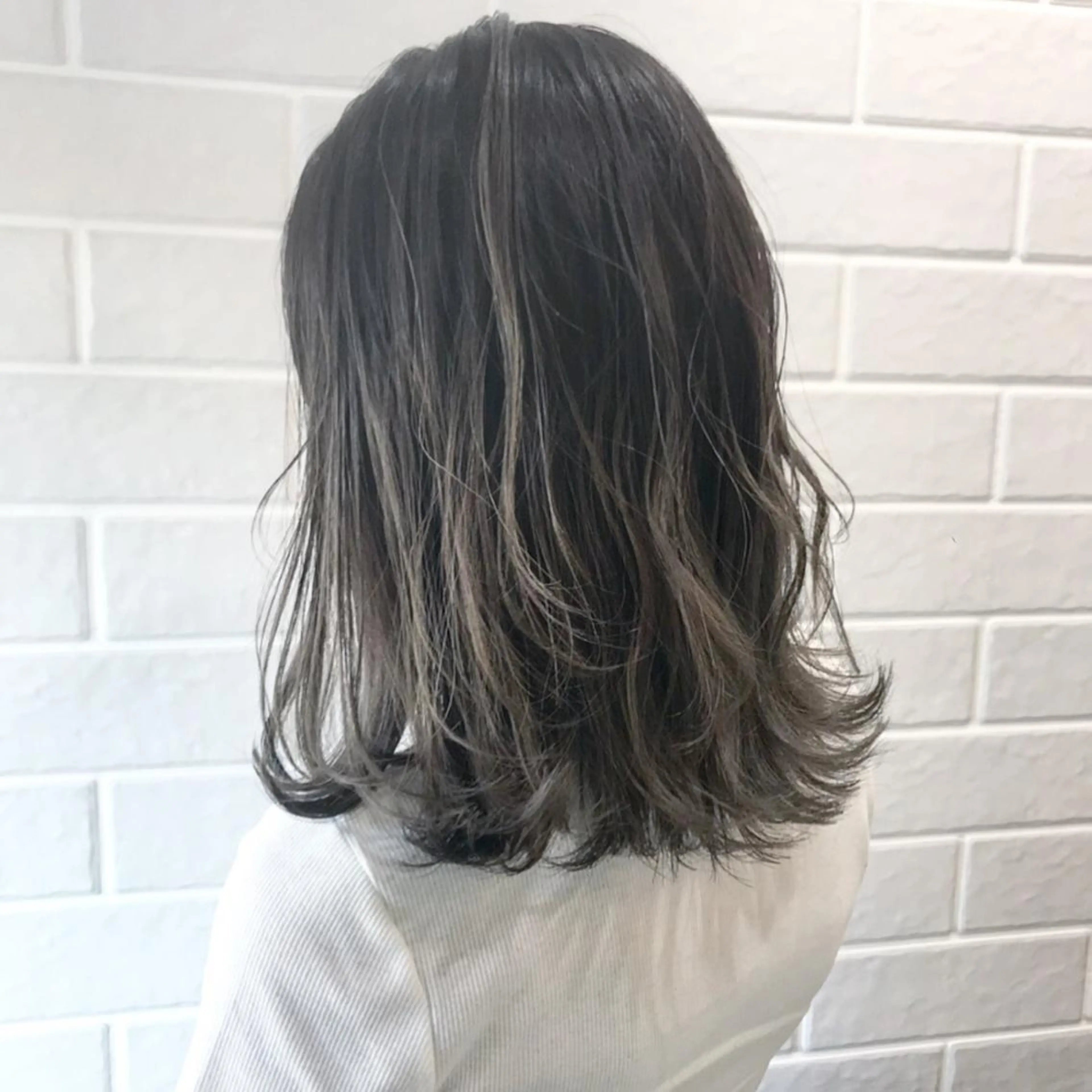 セミロング カット ヘアカラー en Siena所属・en Siena エンシエナのヘアスタイル