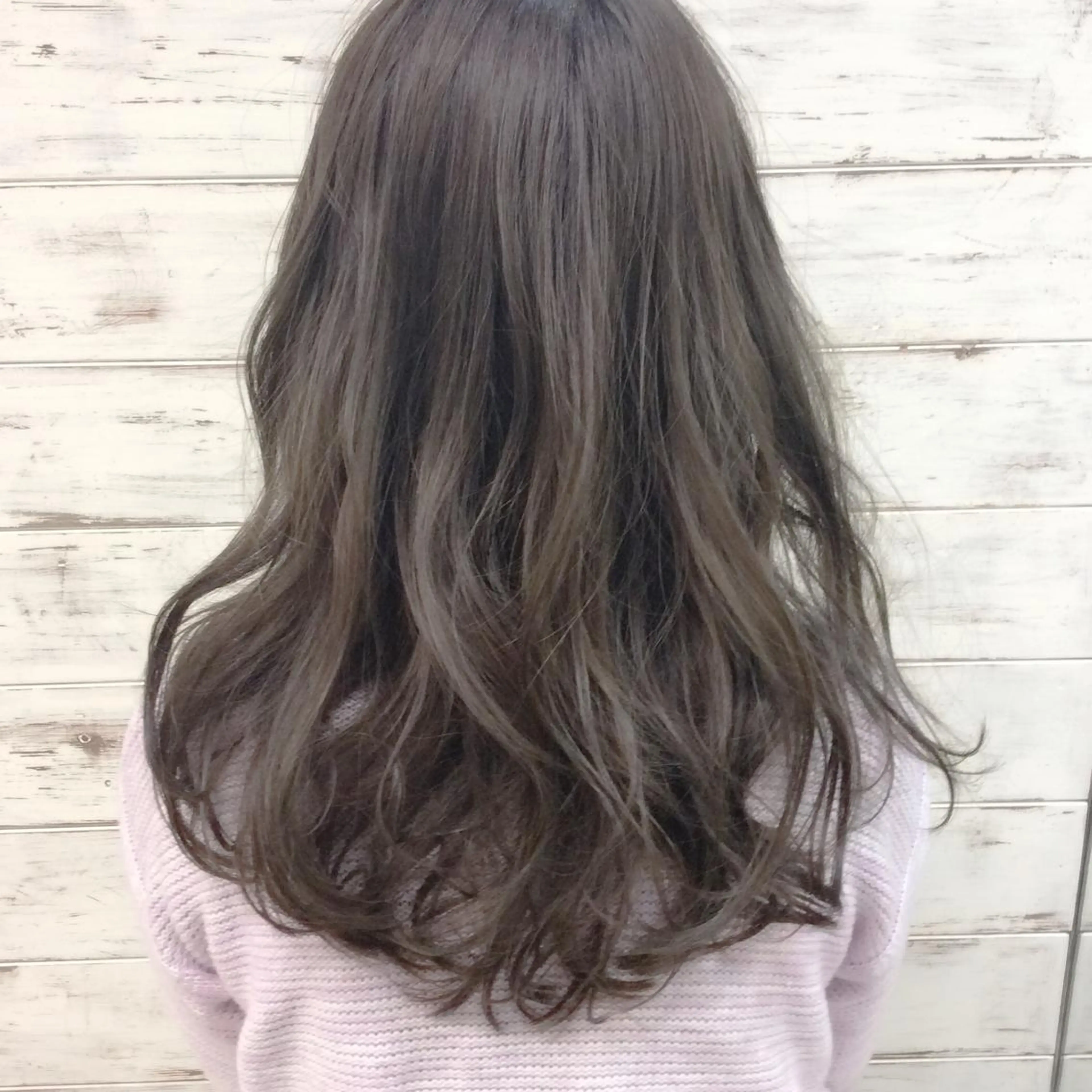 ミディアム カラー ブリーチ 透明感カラー グレージュ ハイライトカラー ブリーチなしカラー カット ヘアカラー トリートメント 日比 貴大/ minim hairのヘアスタイル