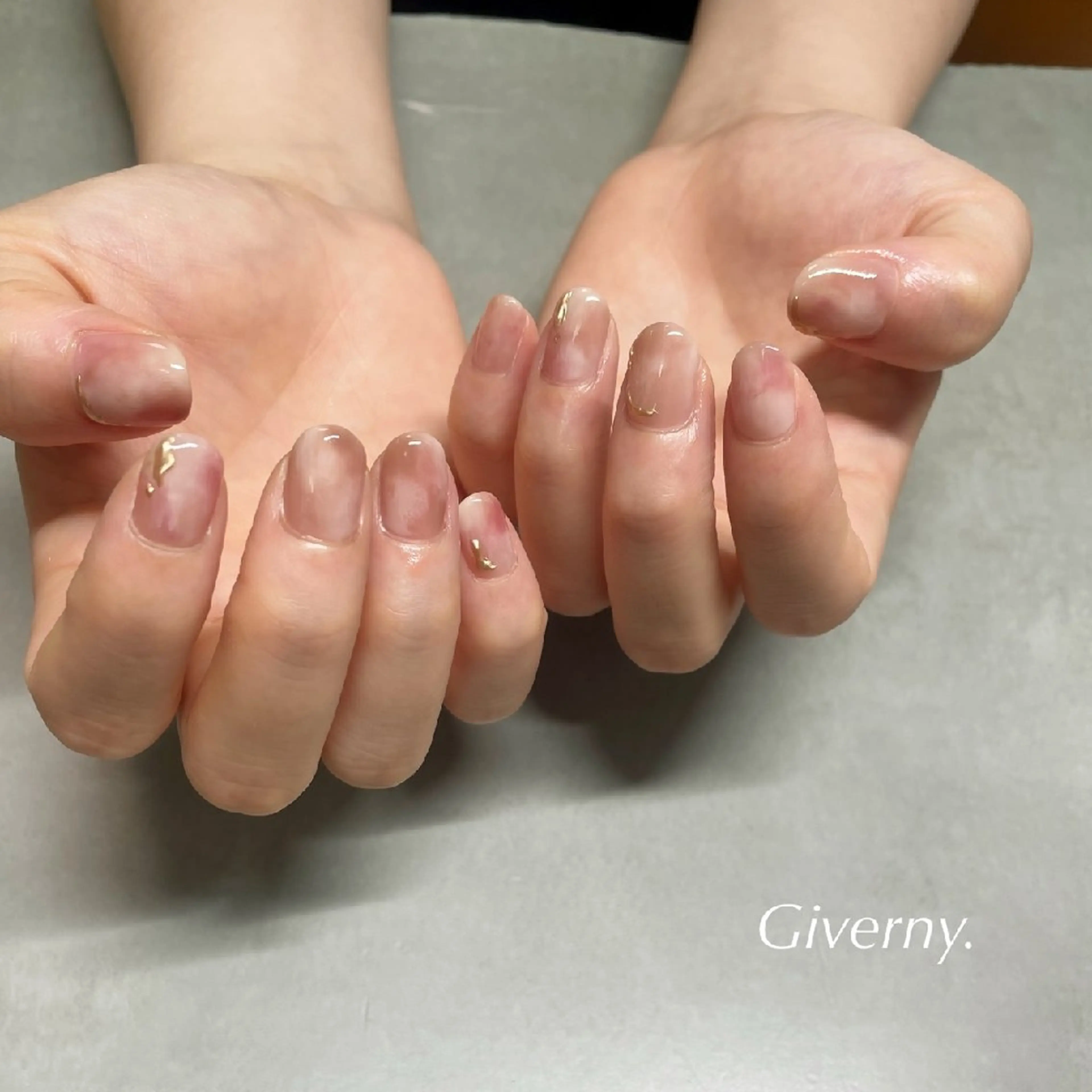 ネイル ニュアンスネイル ハンドネイル Giverny .のネイルデザイン