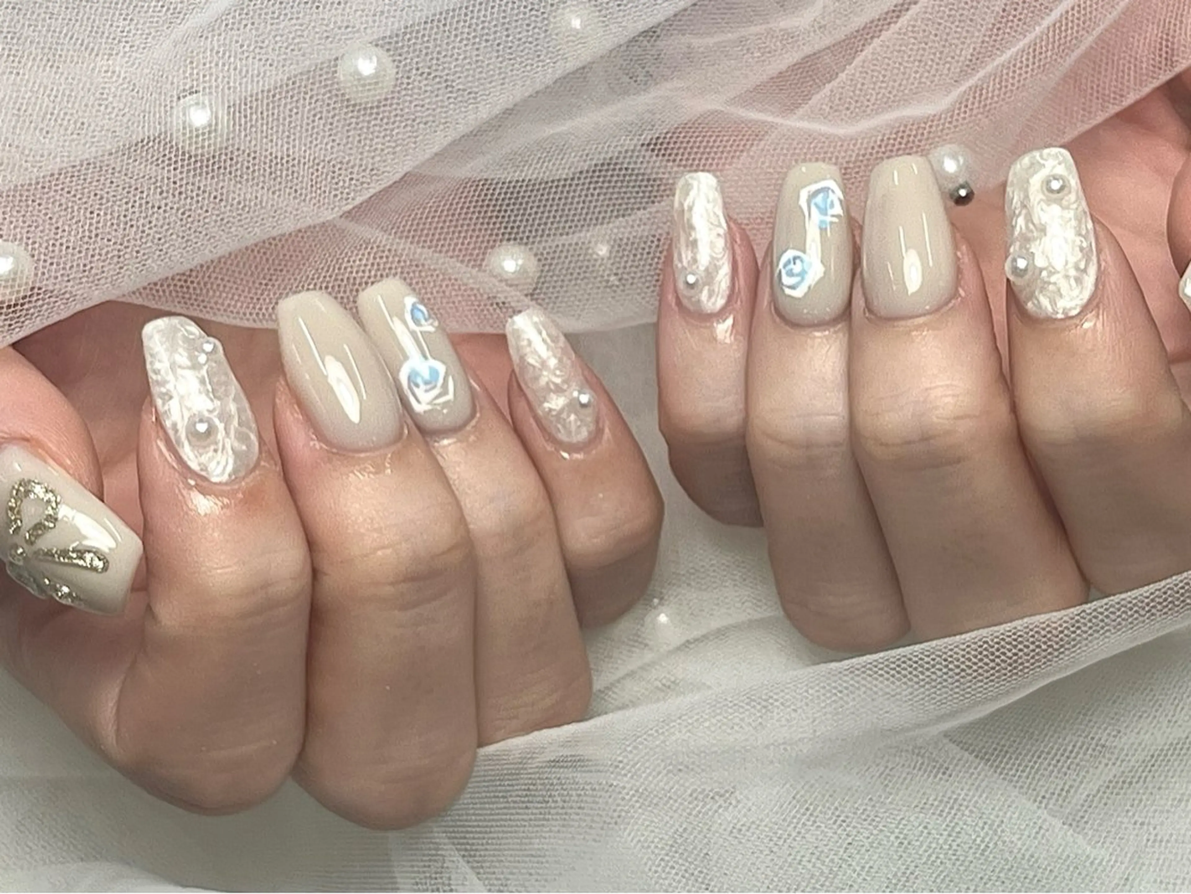 ネイル キラキラネイル 韓国ネイル 水色 ニュアンスネイル ワンカラーネイル ハンドネイル ToliyDeliy Mayuのネイルデザイン