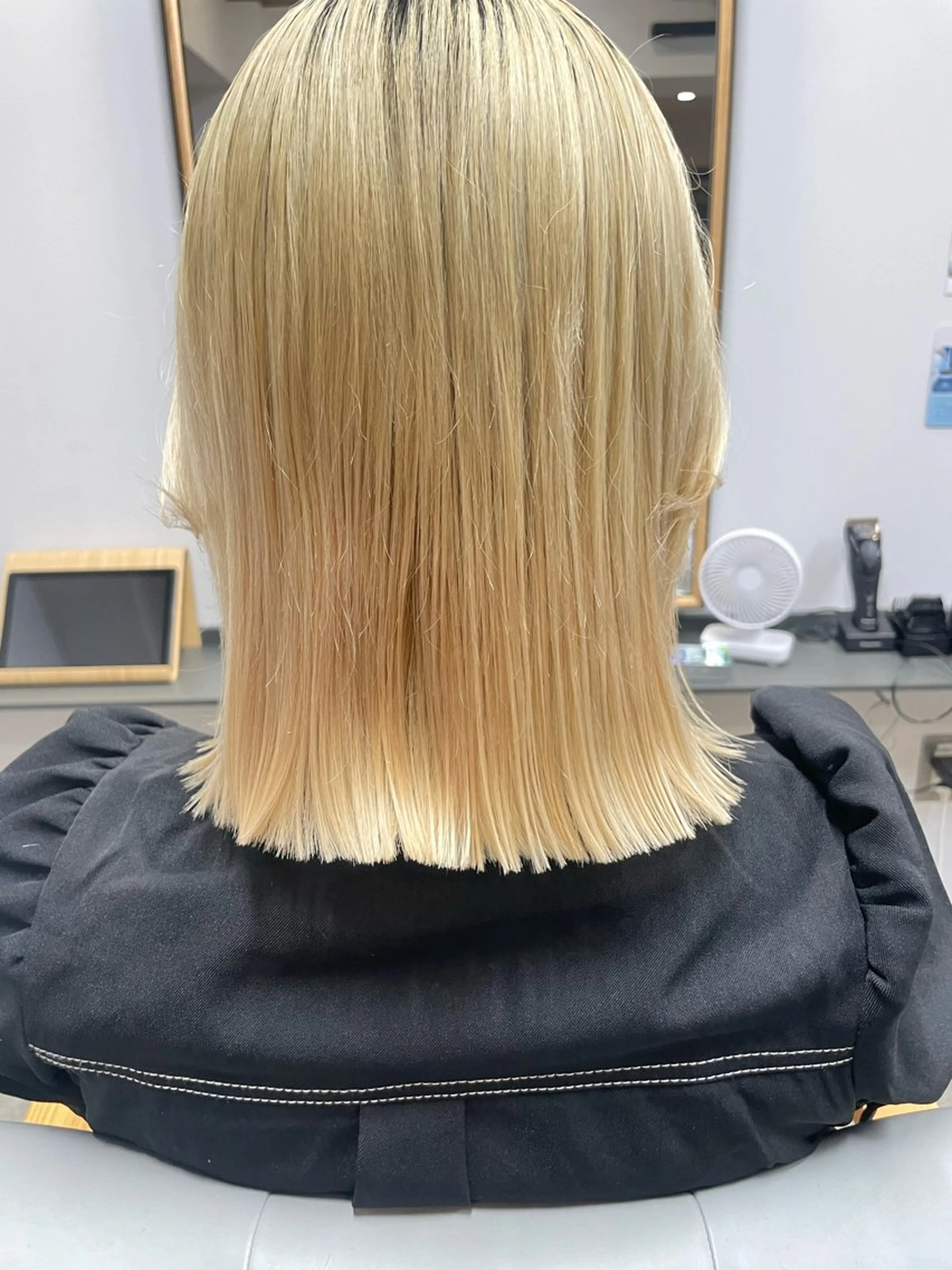 ミディアム Radial 藤澤　志のヘアスタイル