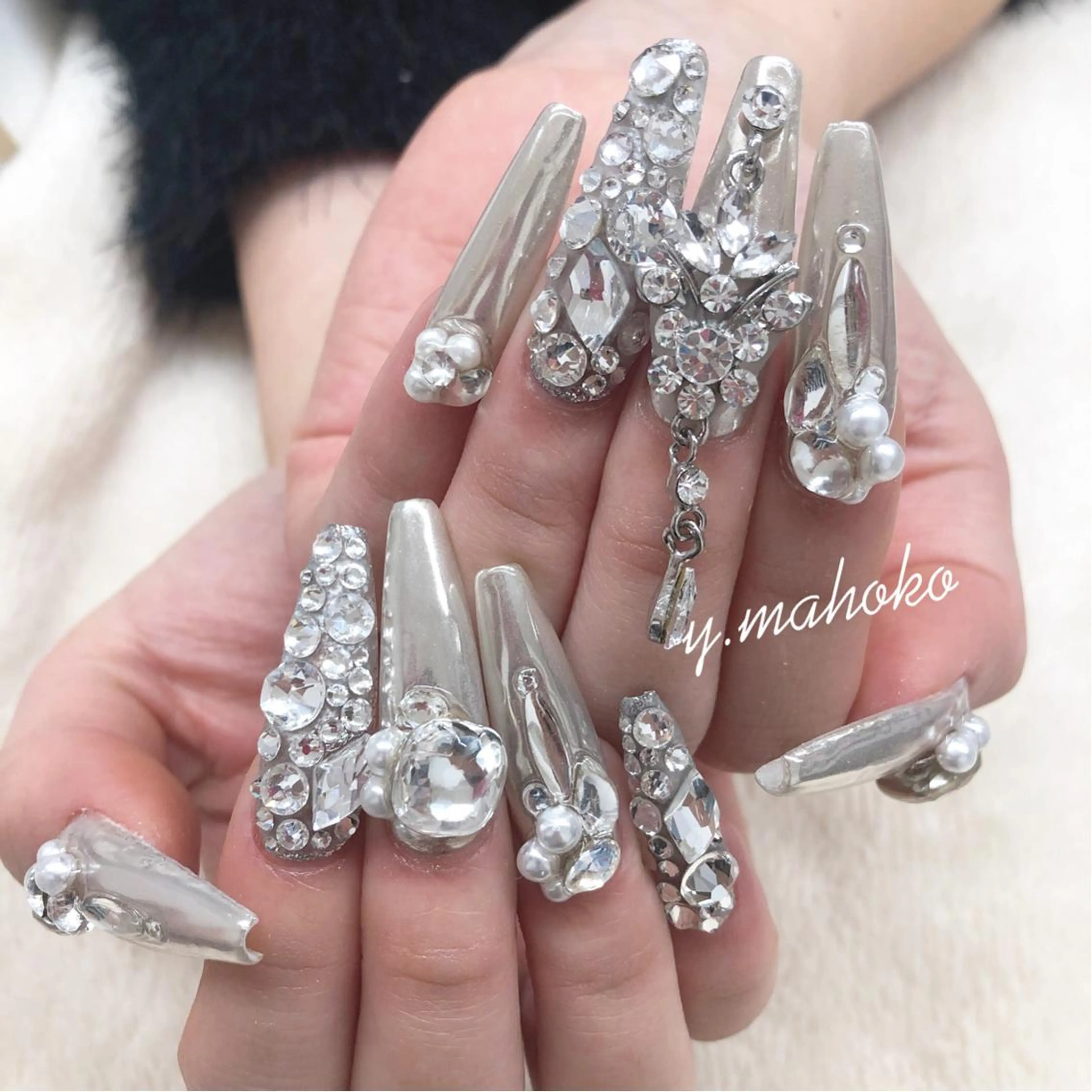 ロング ネイル ミラーネイル 持ち込み ハンドネイル She nail studio 原宿所属・パラジェル有/ スカルプ/mahoのネイルデザイン