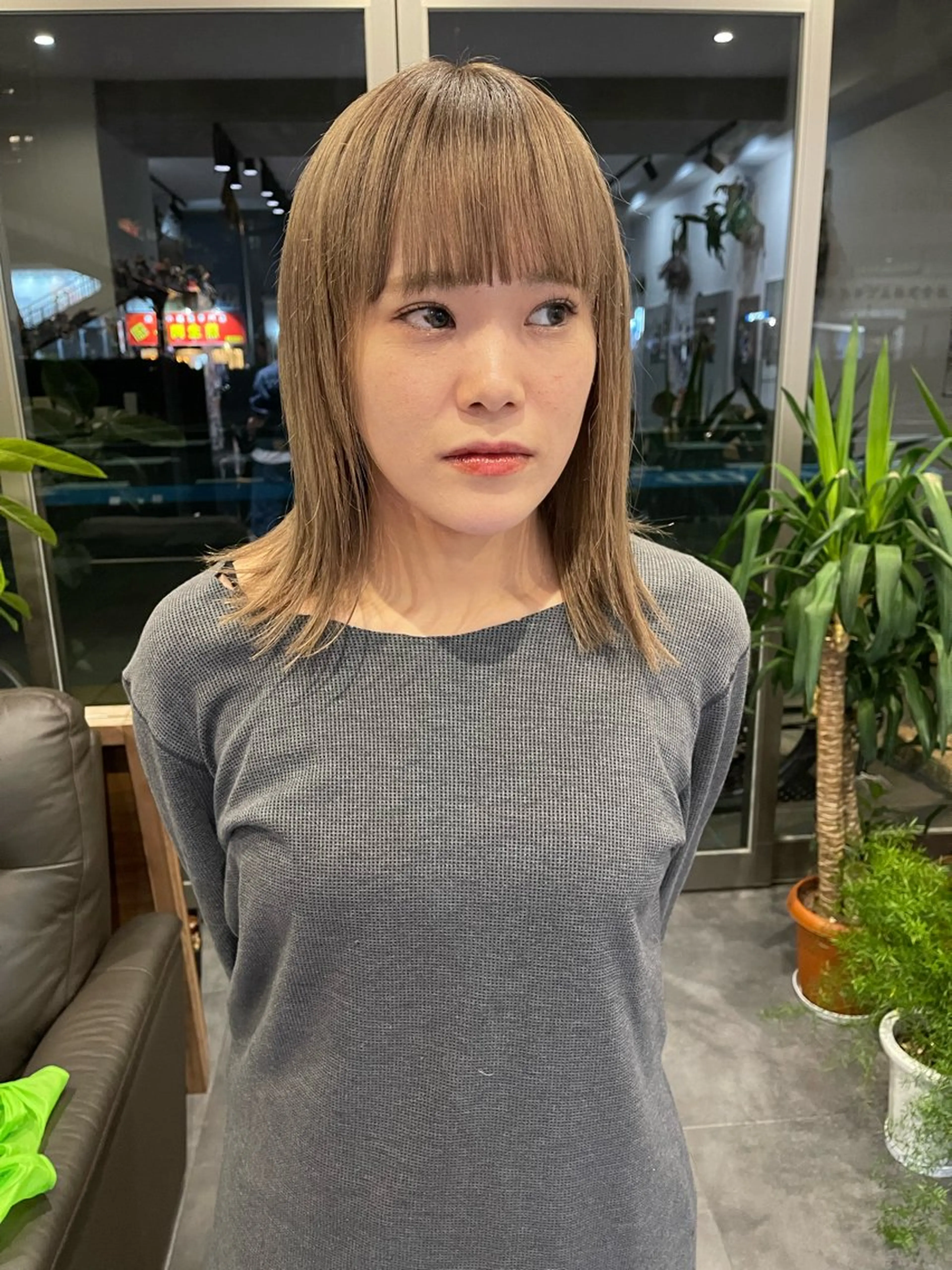 カット＋ダブルカラー(ベージュ・ブロンド)の写真