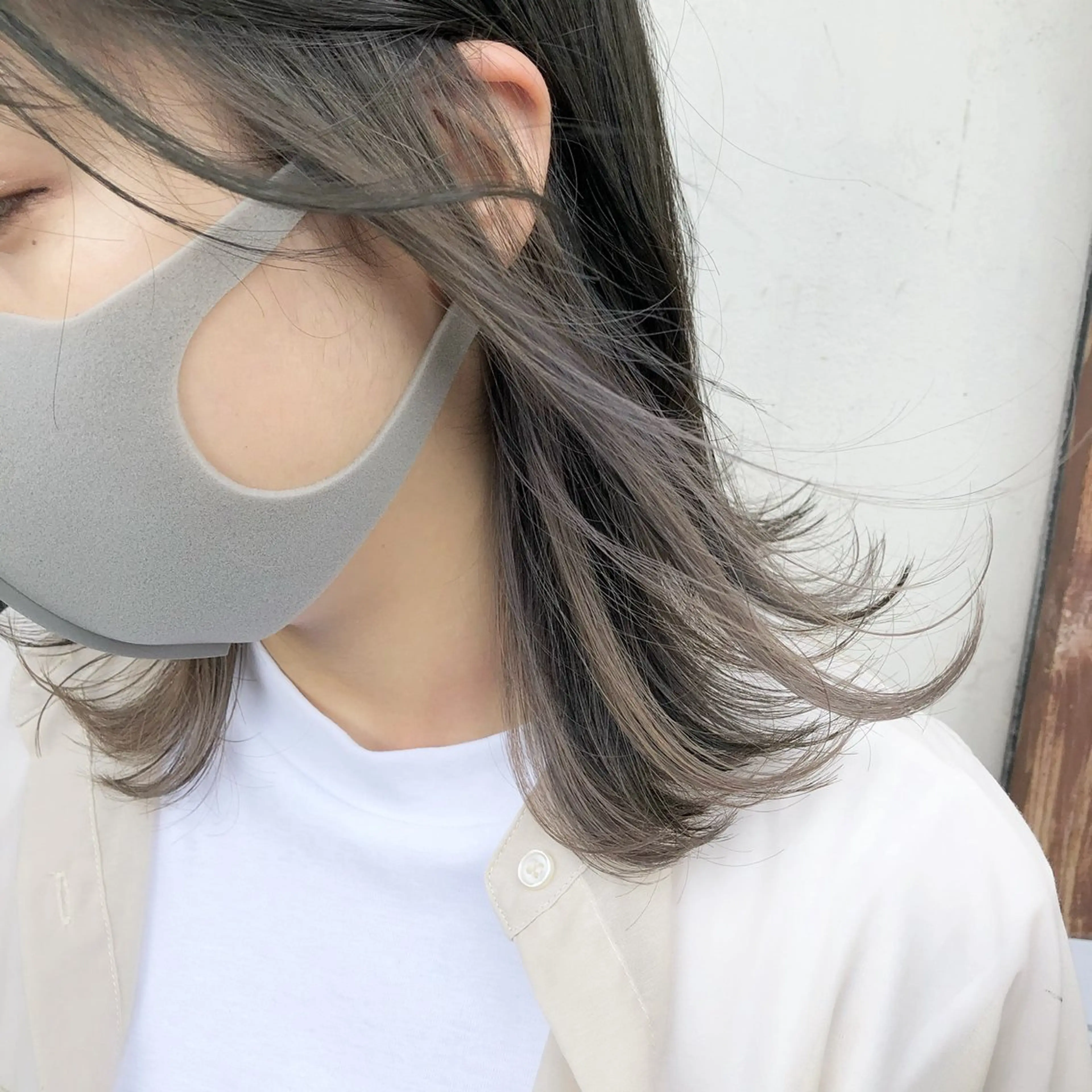 ミディアム カラー ブリーチ イヤリングカラー しゅうさん🍝 麻田秀太郎のヘアスタイル