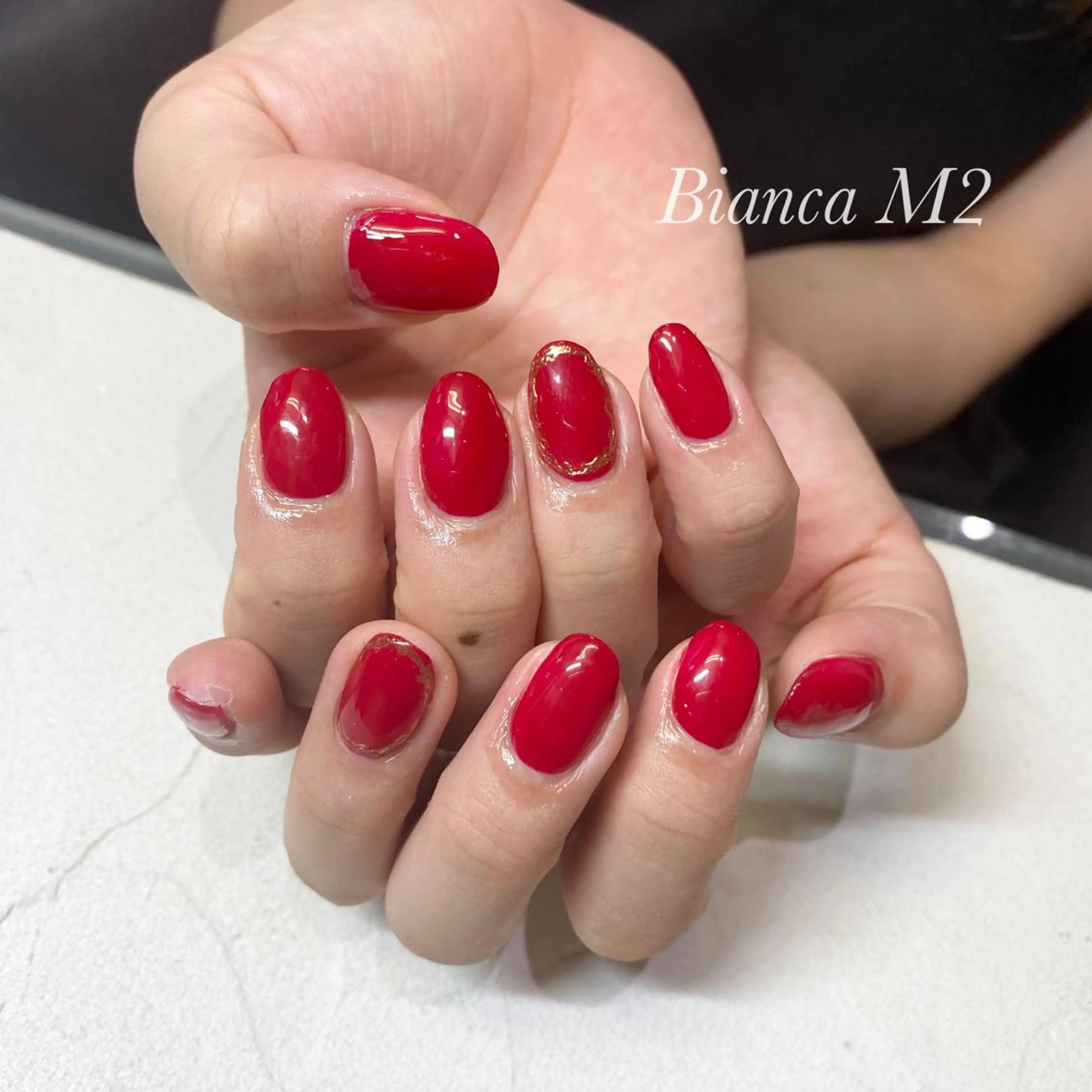 ネイル ミラーネイル Bianca🩶 TAMIYAのネイルデザイン