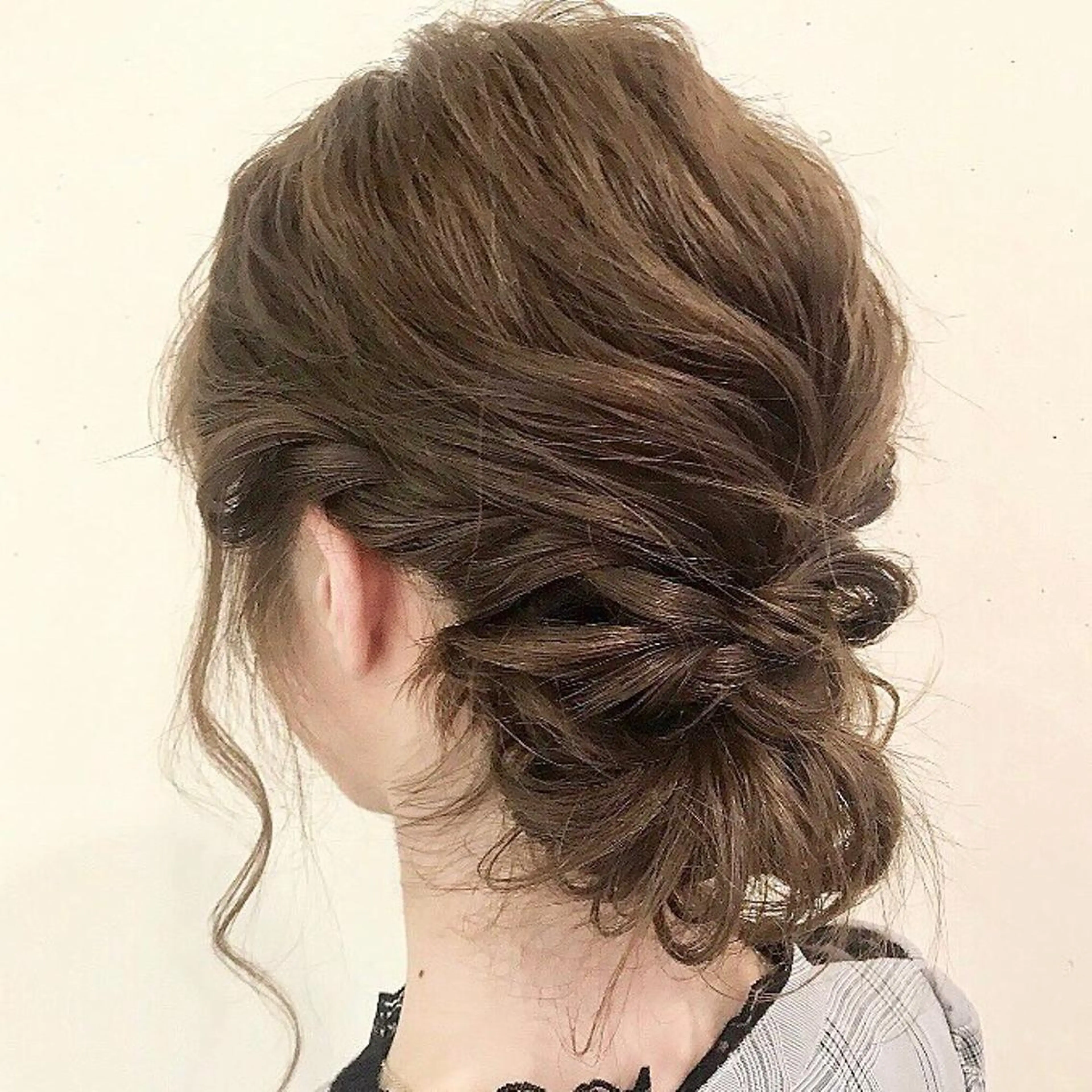 ミディアム カラー ヘアアレンジ スナコザワ レナのヘアスタイル