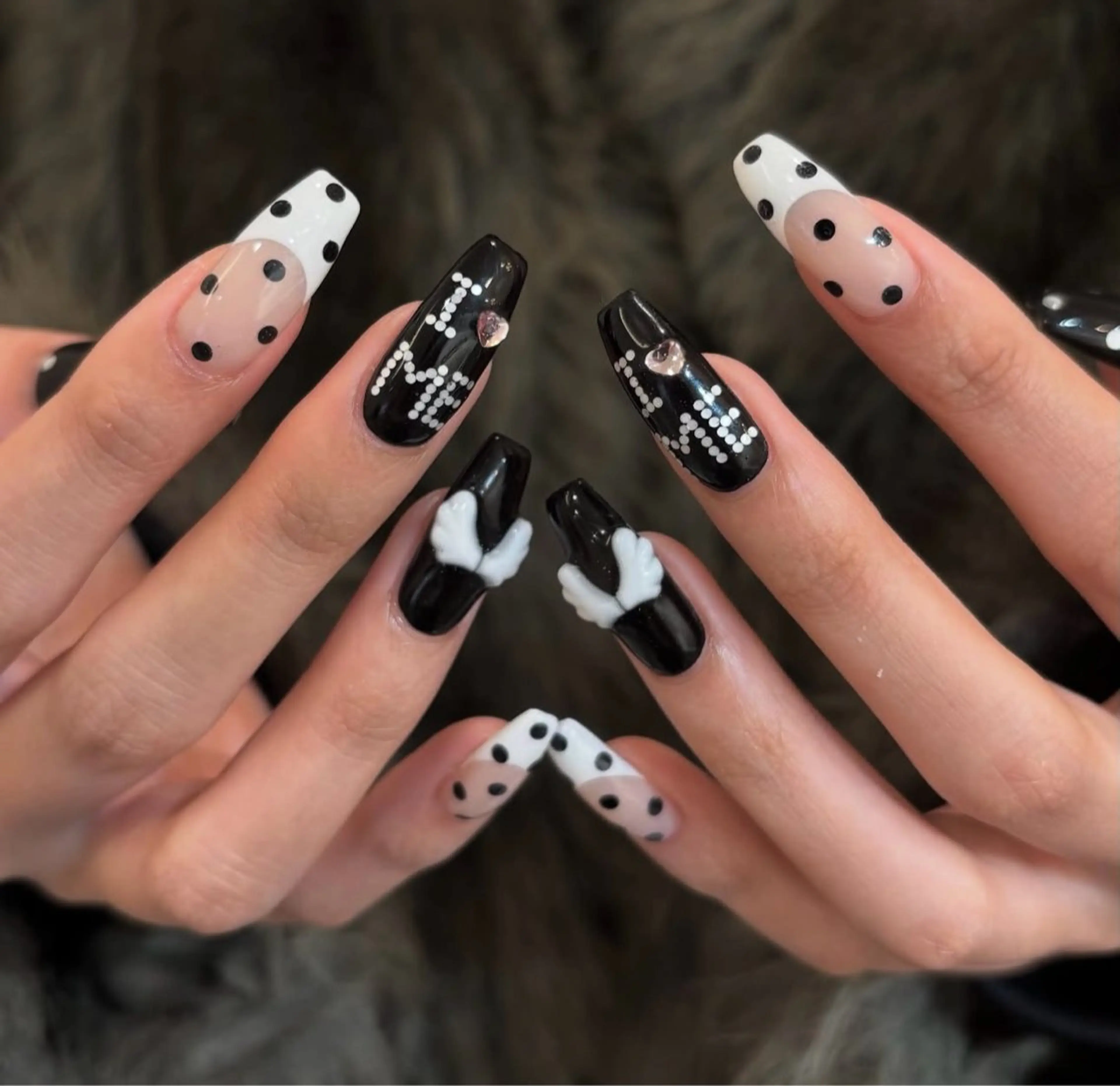 ネイル グラデーション キラキラネイル ワンカラーネイル 冬ネイル Jenn Nail Salonのネイルデザイン