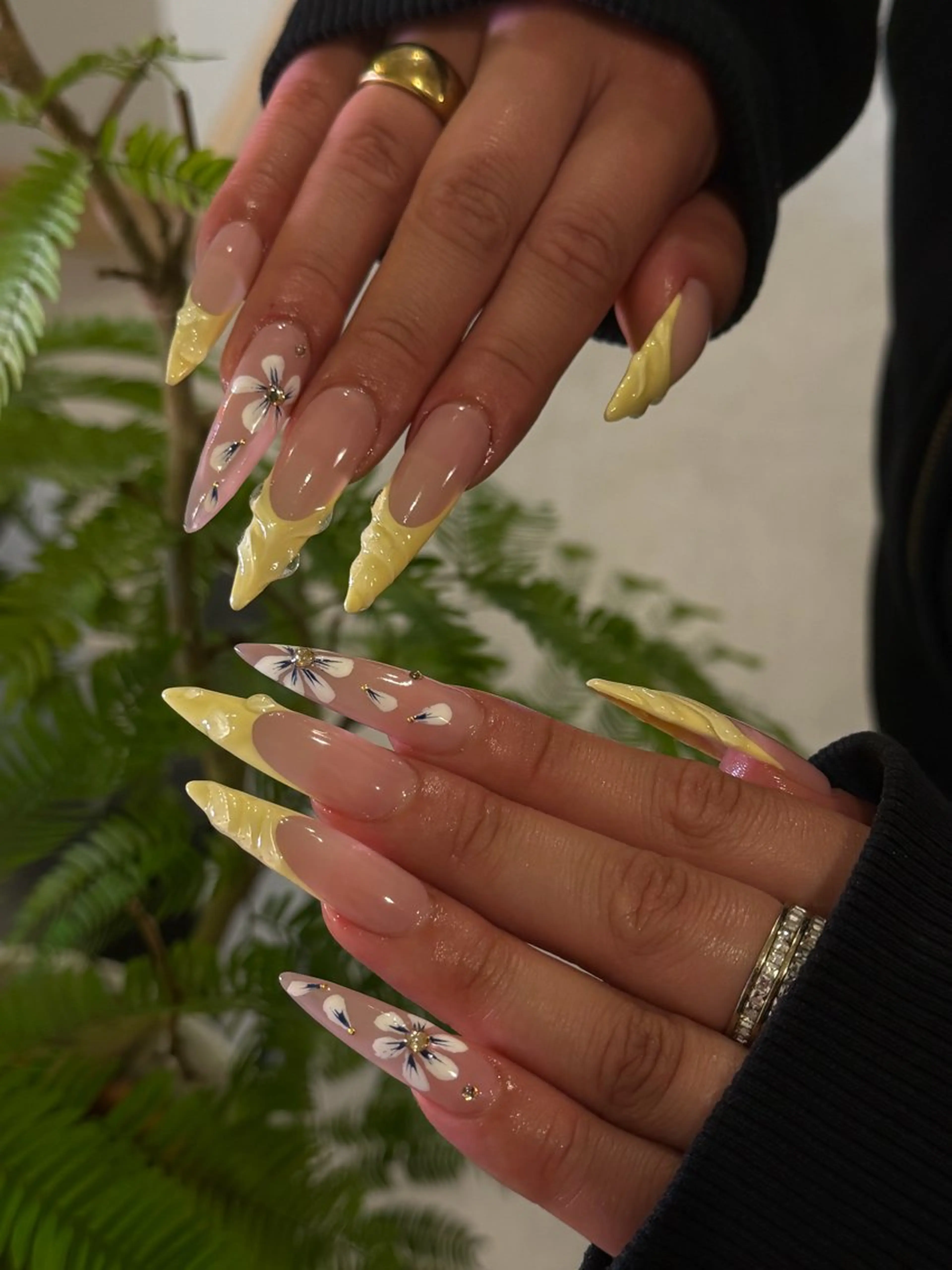 ネイル ハンドネイル femme💫 CARINAのネイルデザイン