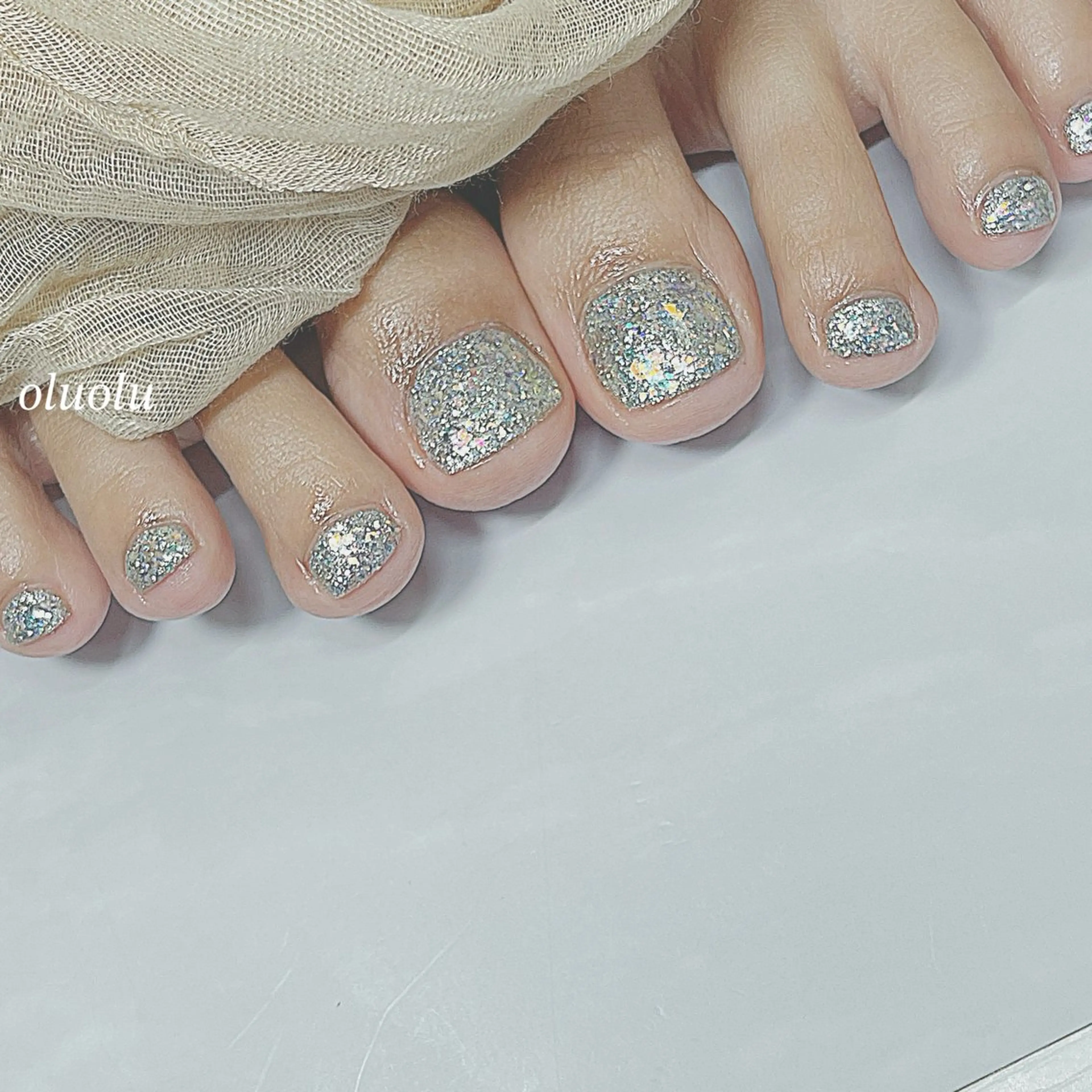 ネイル アートネイル オーロラネイル フットネイル ジェルネイル ラメ(グリッター) フットネイル 大村 紬華のネイルデザイン