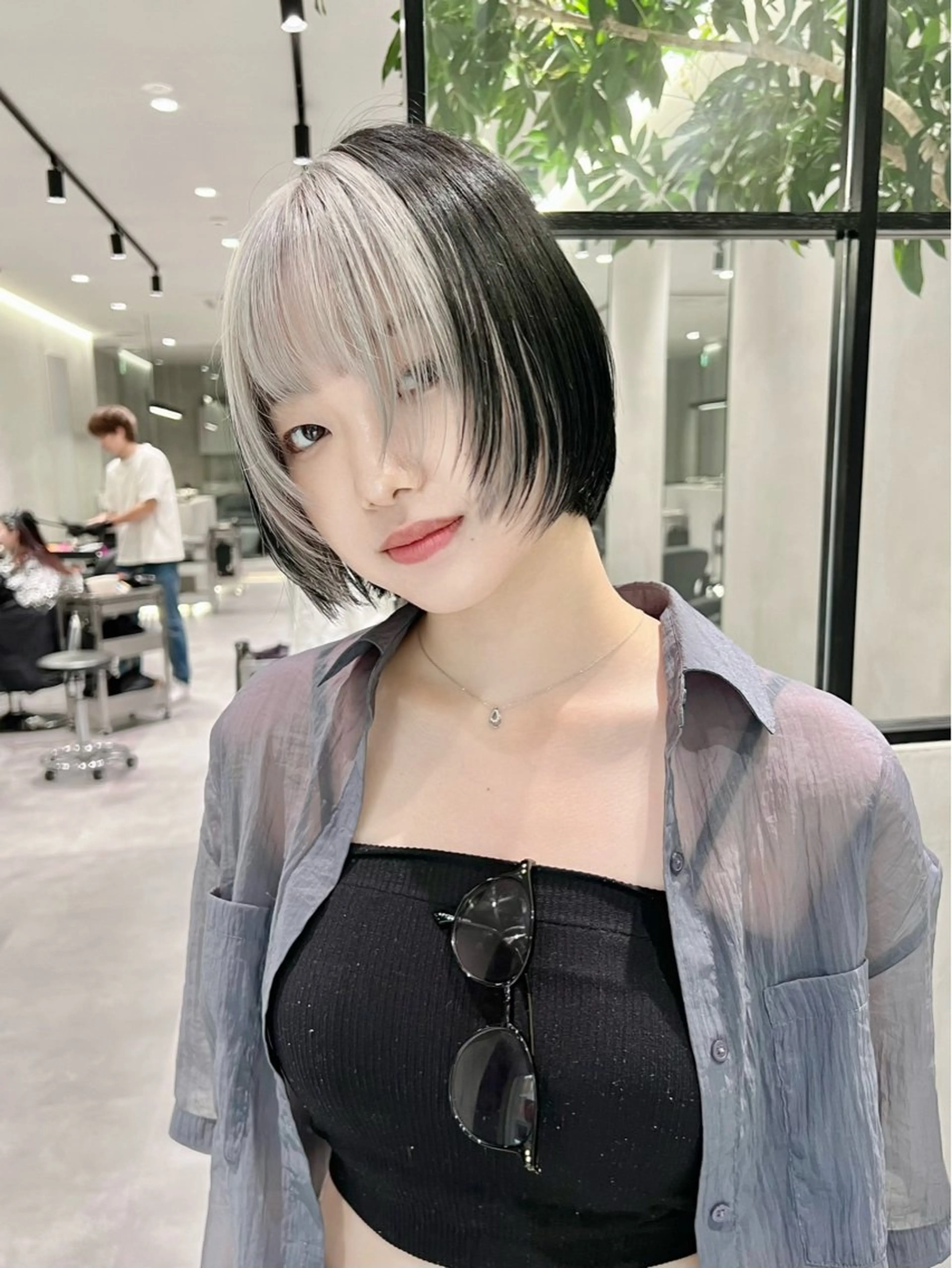 ショート ハイトーン/レイヤー カット岩田健斗/新宿のヘアスタイル