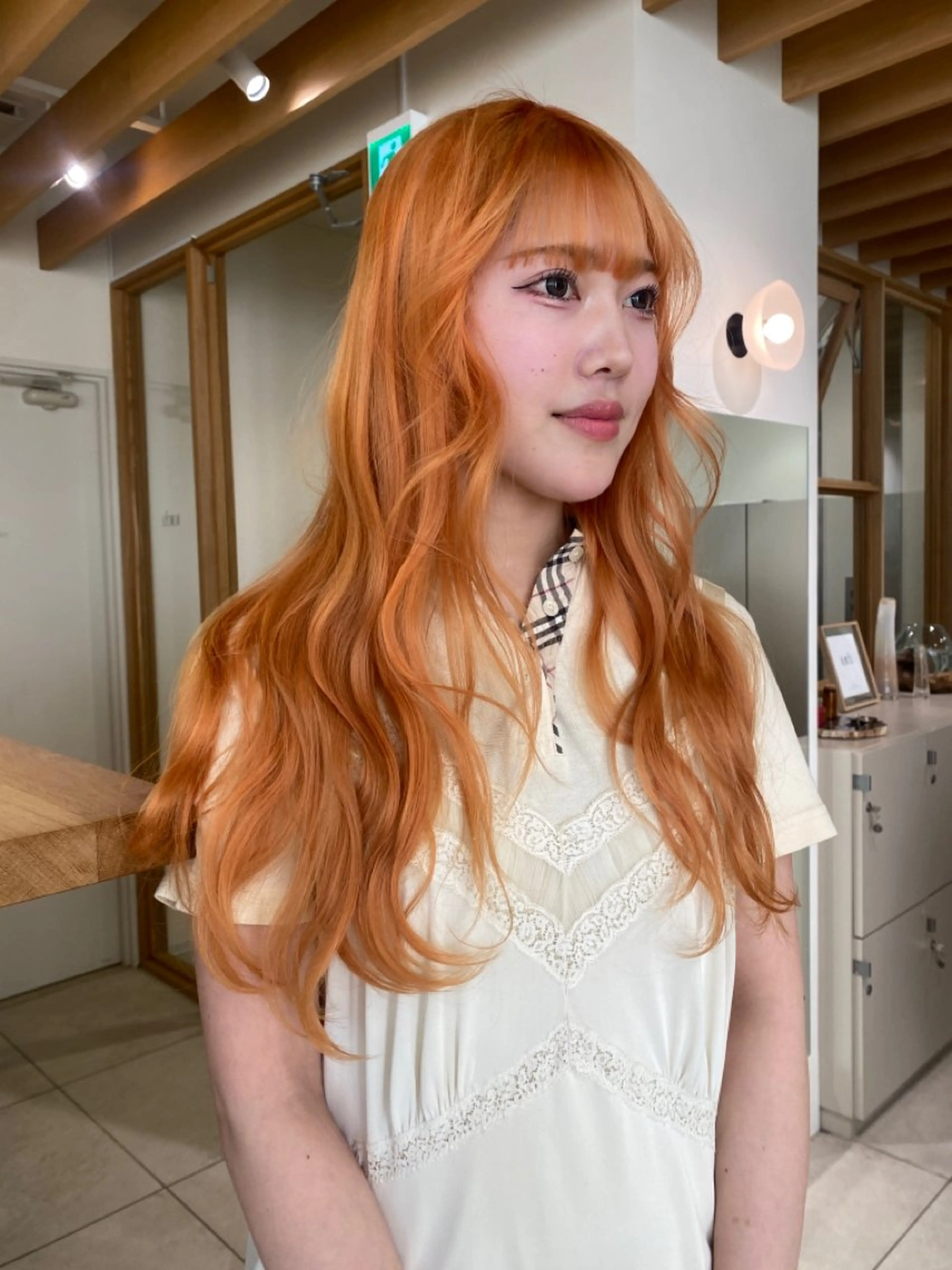 ロング カラー オレンジ レイヤーカット キタ リオナのヘアスタイル