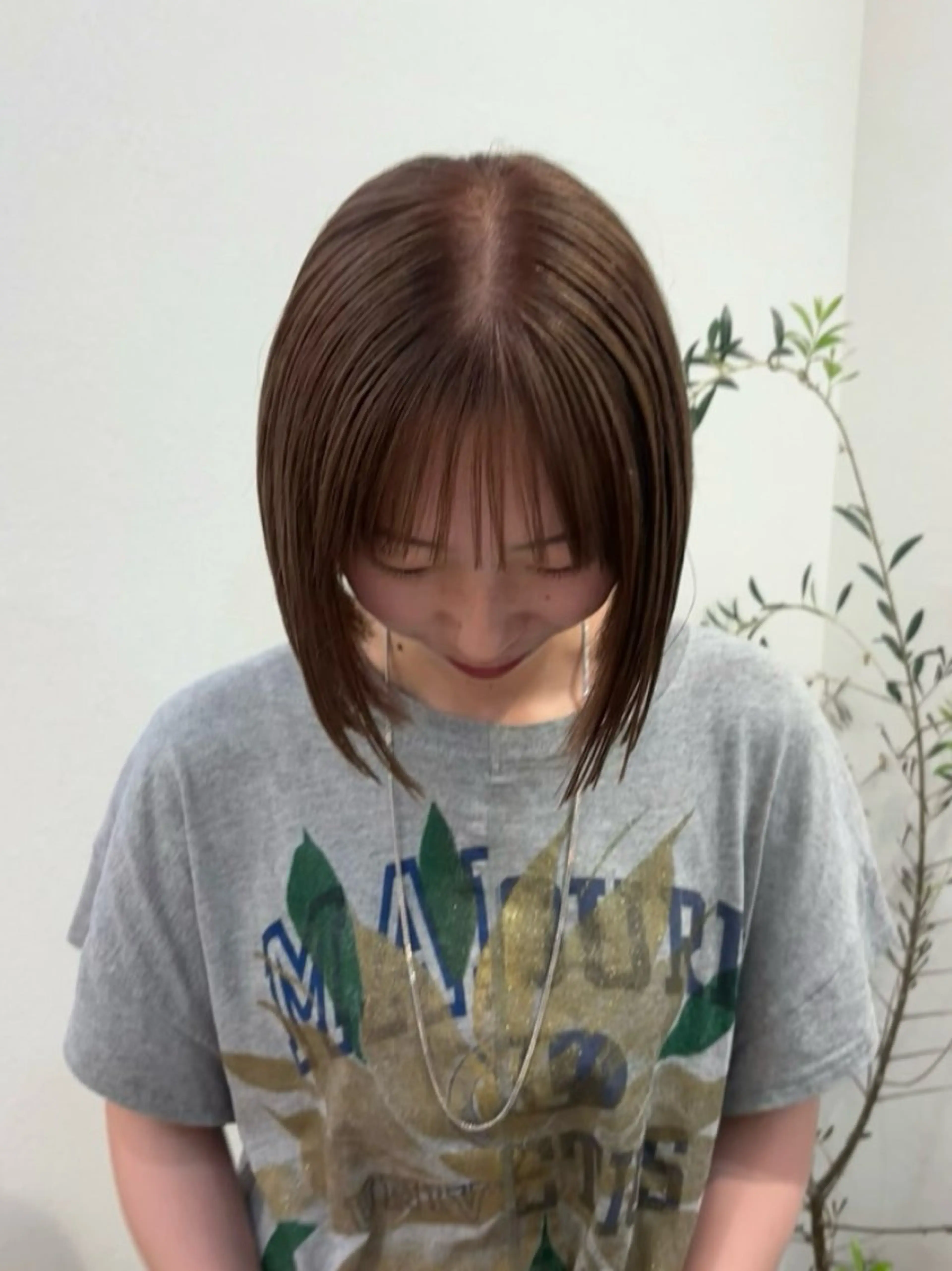 ミディアム カラー anna/ラフパーマ /くすみベージュのヘアスタイル