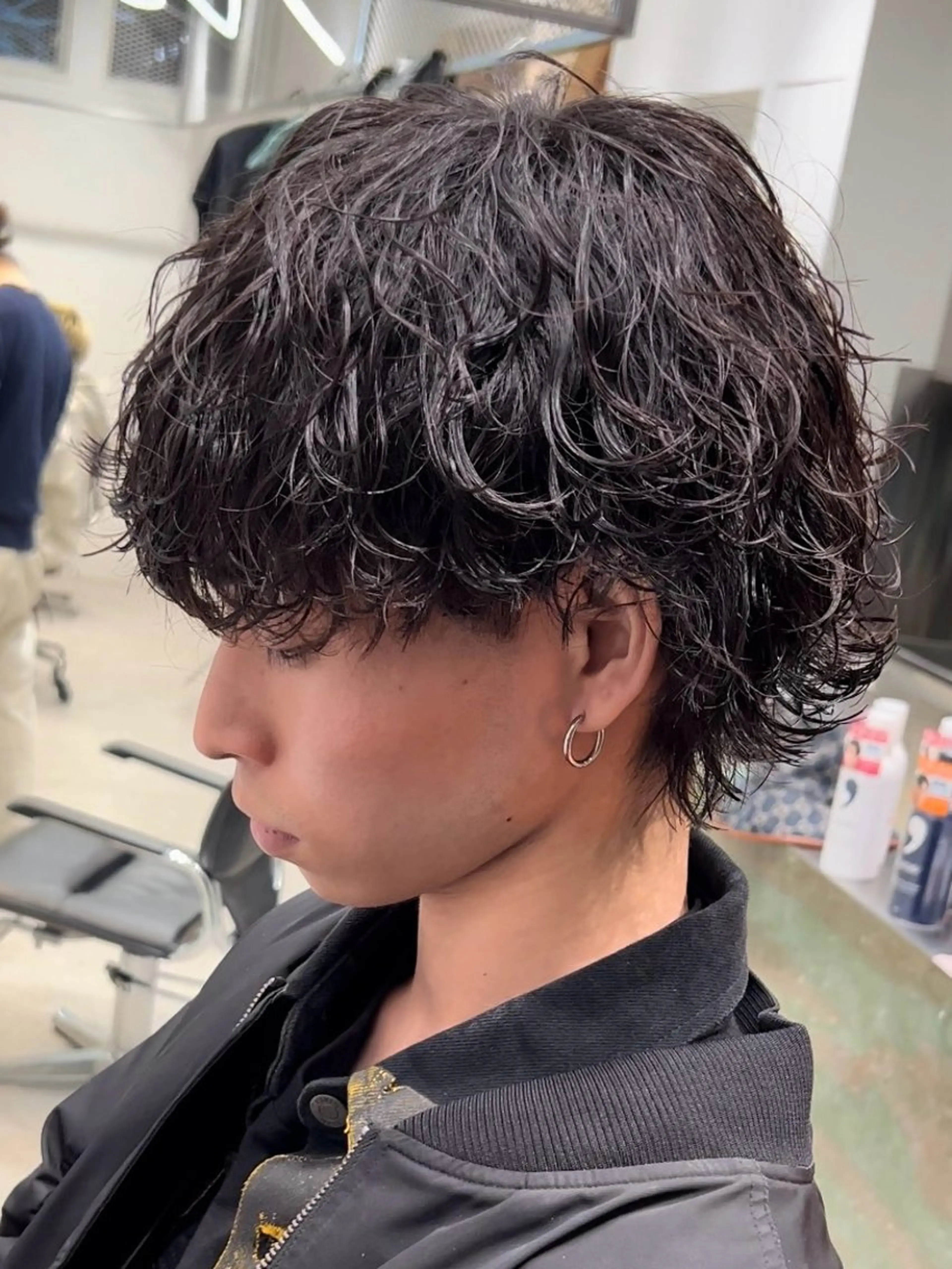 ミディアム パーマ ミディアムパーマ 外ハネヘア ウルフカット 山本 蓮のヘアスタイル