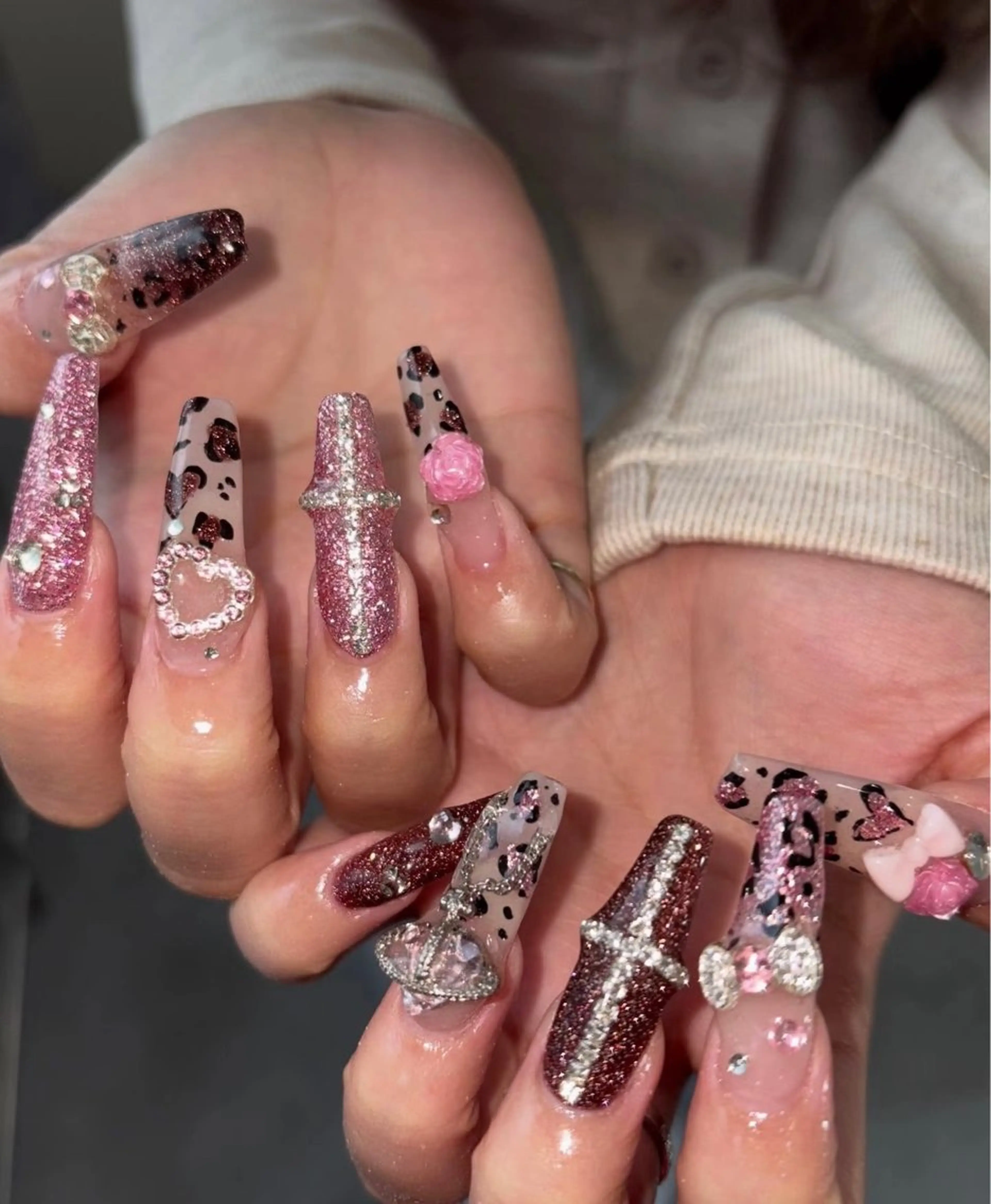 ネイル チークネイル フレンチネイル ジェルネイル ガーリー キラキラネイル 高橋 雪のネイルデザイン