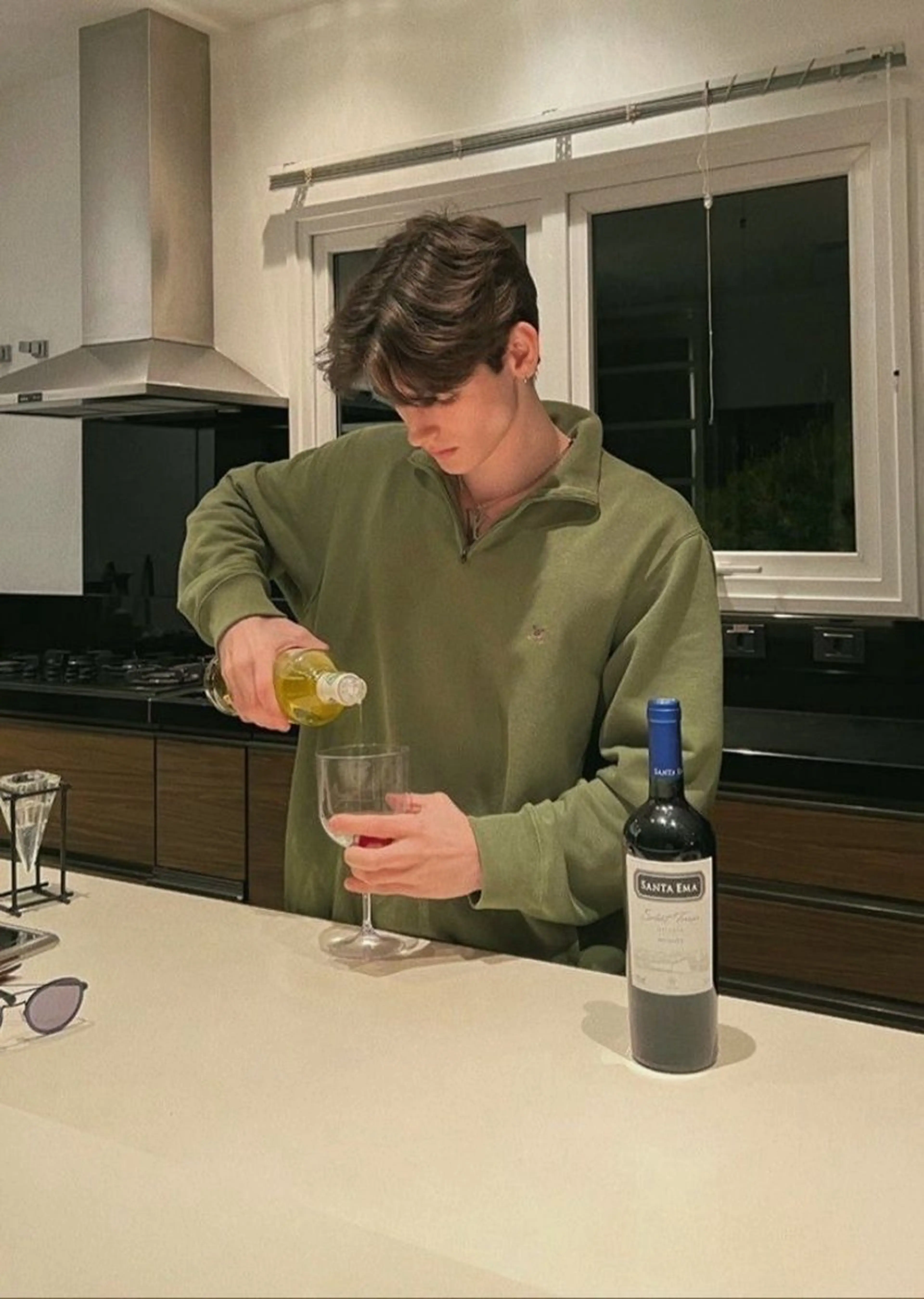 ミディアム パーマ ヘアアレンジ メンズ ミディアムパーマ フェザーパーマ メンズパーマ カット パーマ ヘッドスパ ヘアセット 艶カラー の達人のヘアスタイル