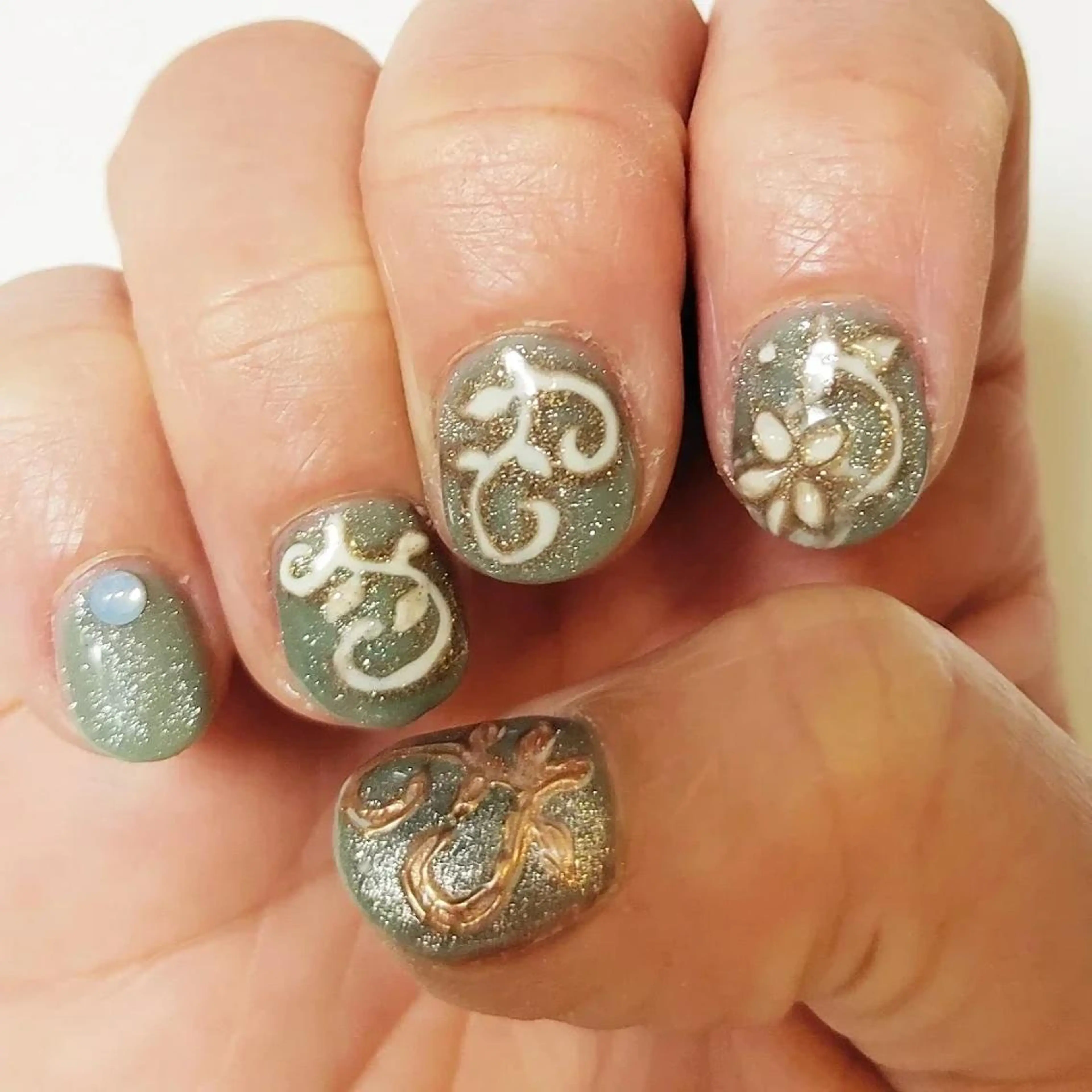 千葉家蘭磨ネイル♣所属・千葉家蘭磨ネイル♣と タイ古式マッサージのネイルデザイン