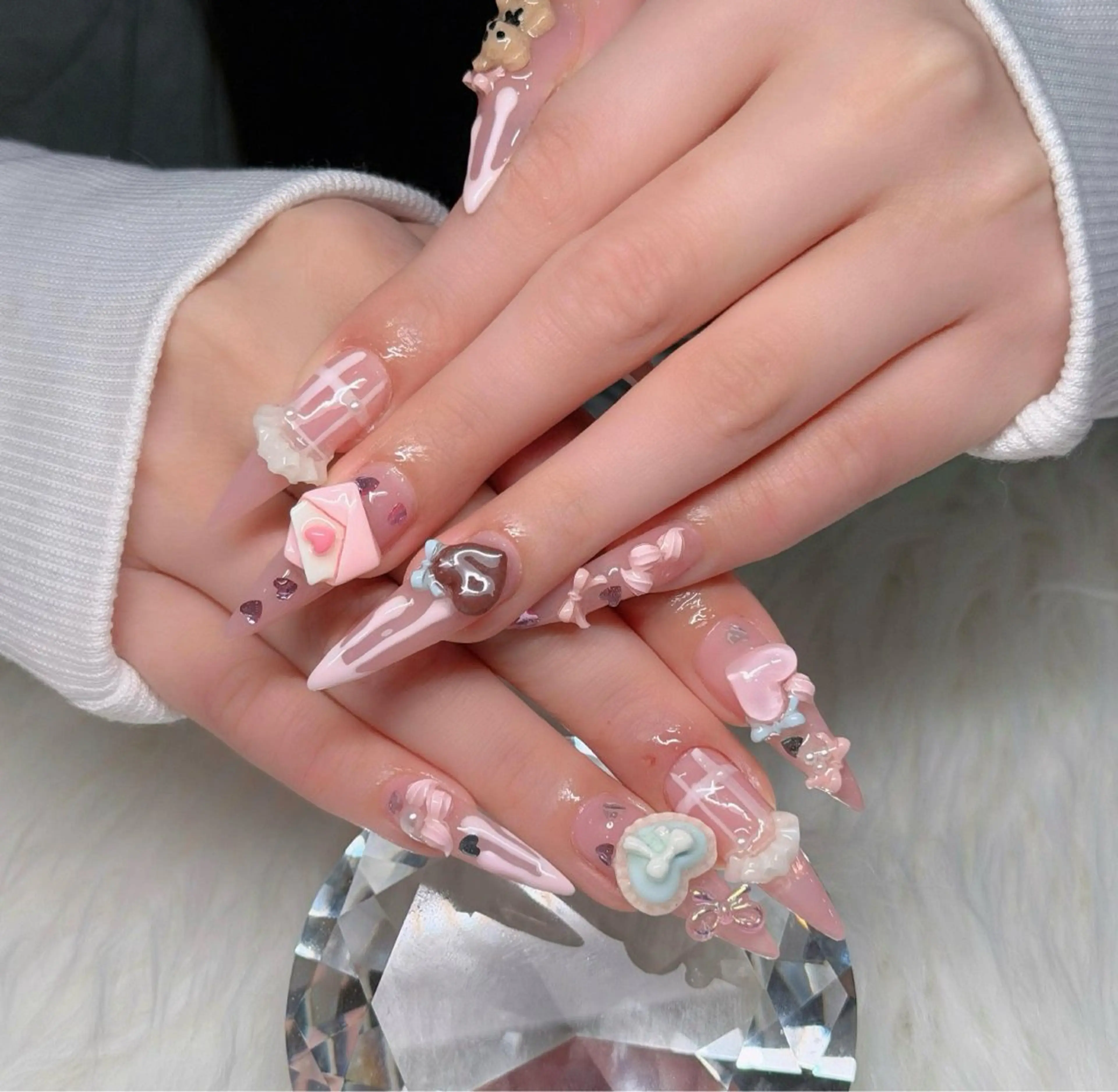 ネイル 長さ出し フレンチネイル 韓国ネイル レース マグネットネイル ハンドネイル 波 なみのネイルデザイン