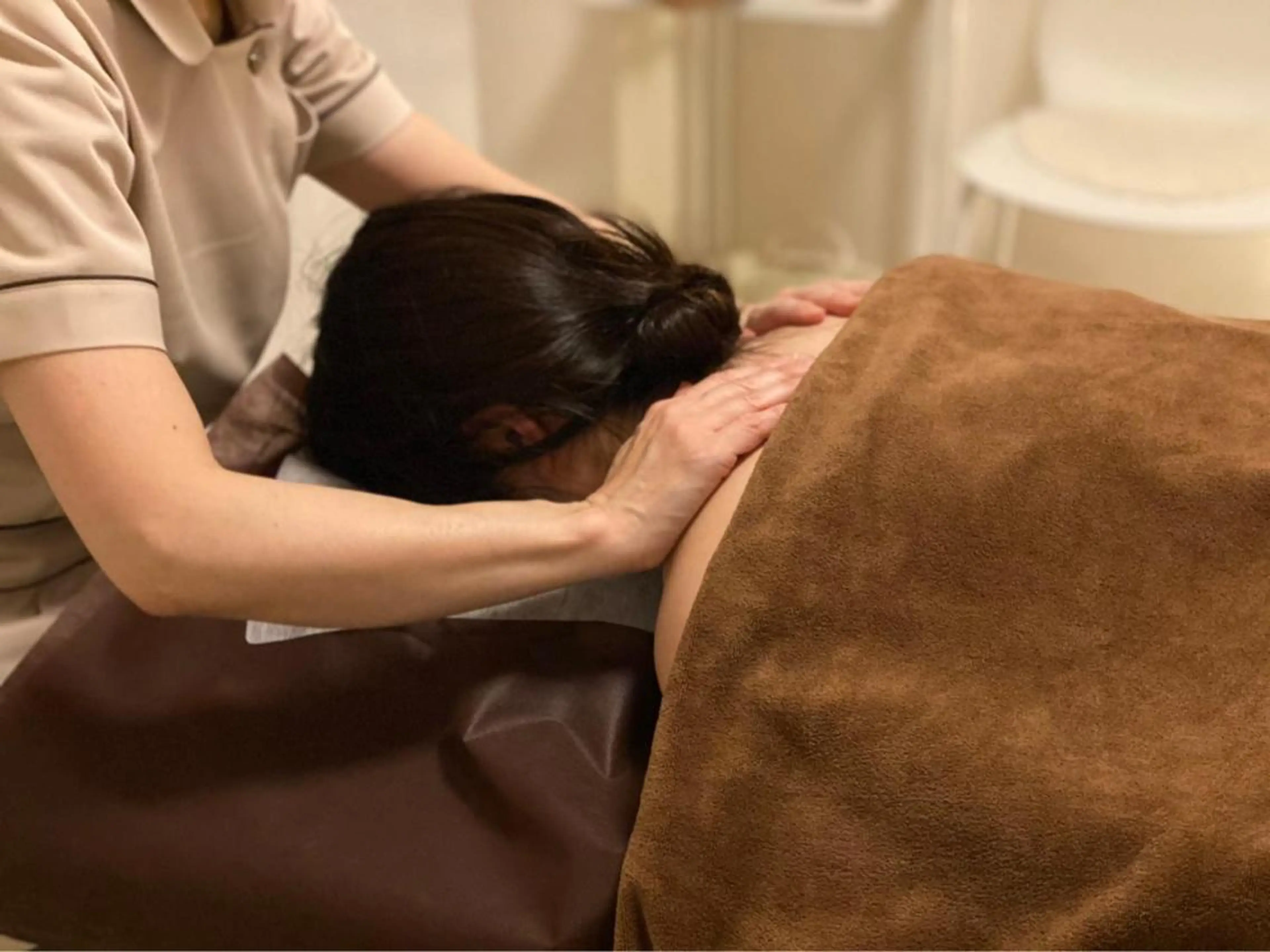 フェイスデザイン＋バストケア （全身ケアヘッドマッサージ付き）の写真