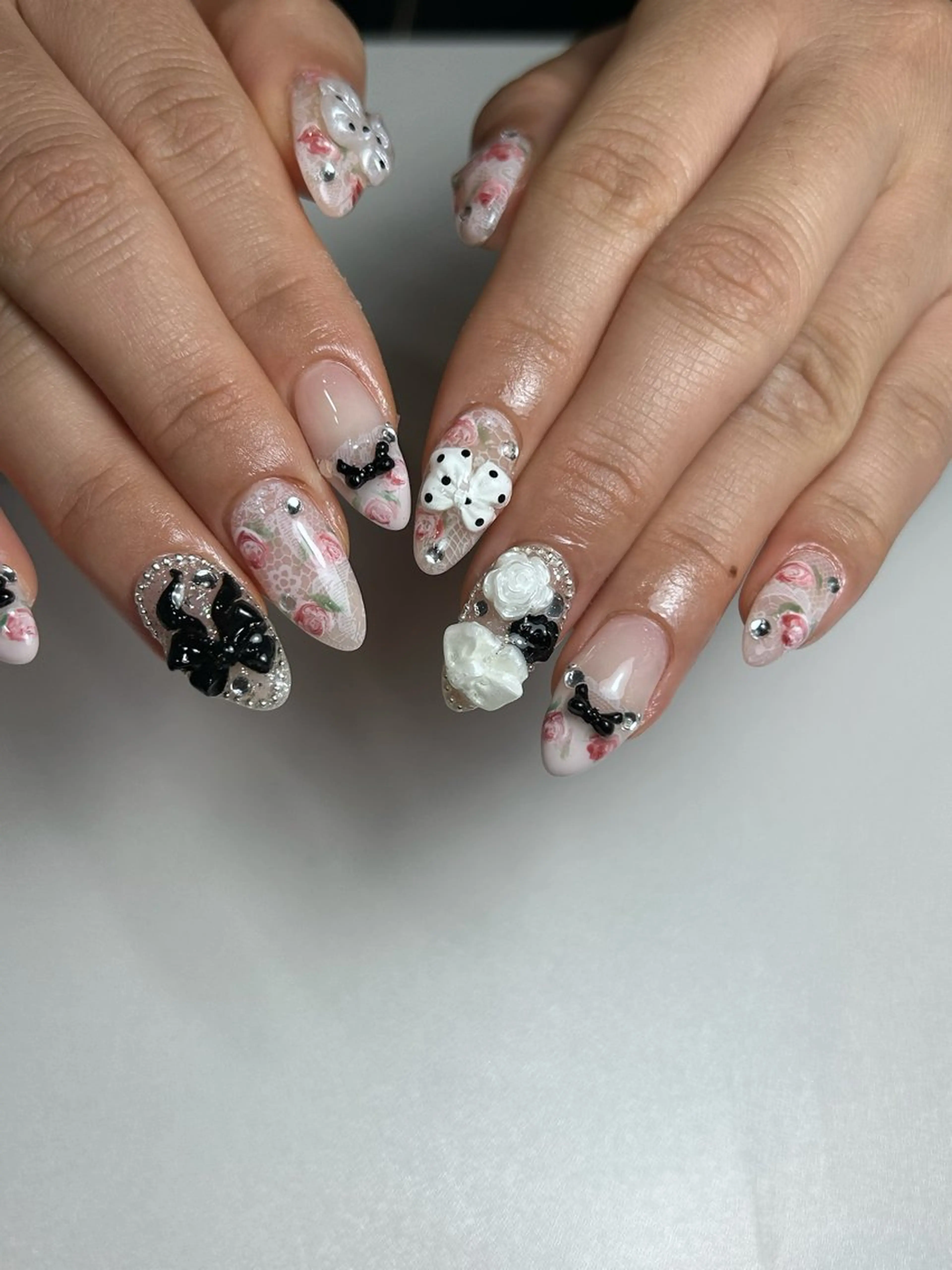 ネイル maison dari (ﾒｿﾞﾝ   ﾀﾞﾘ )所属・高橋 ユカのネイルデザイン