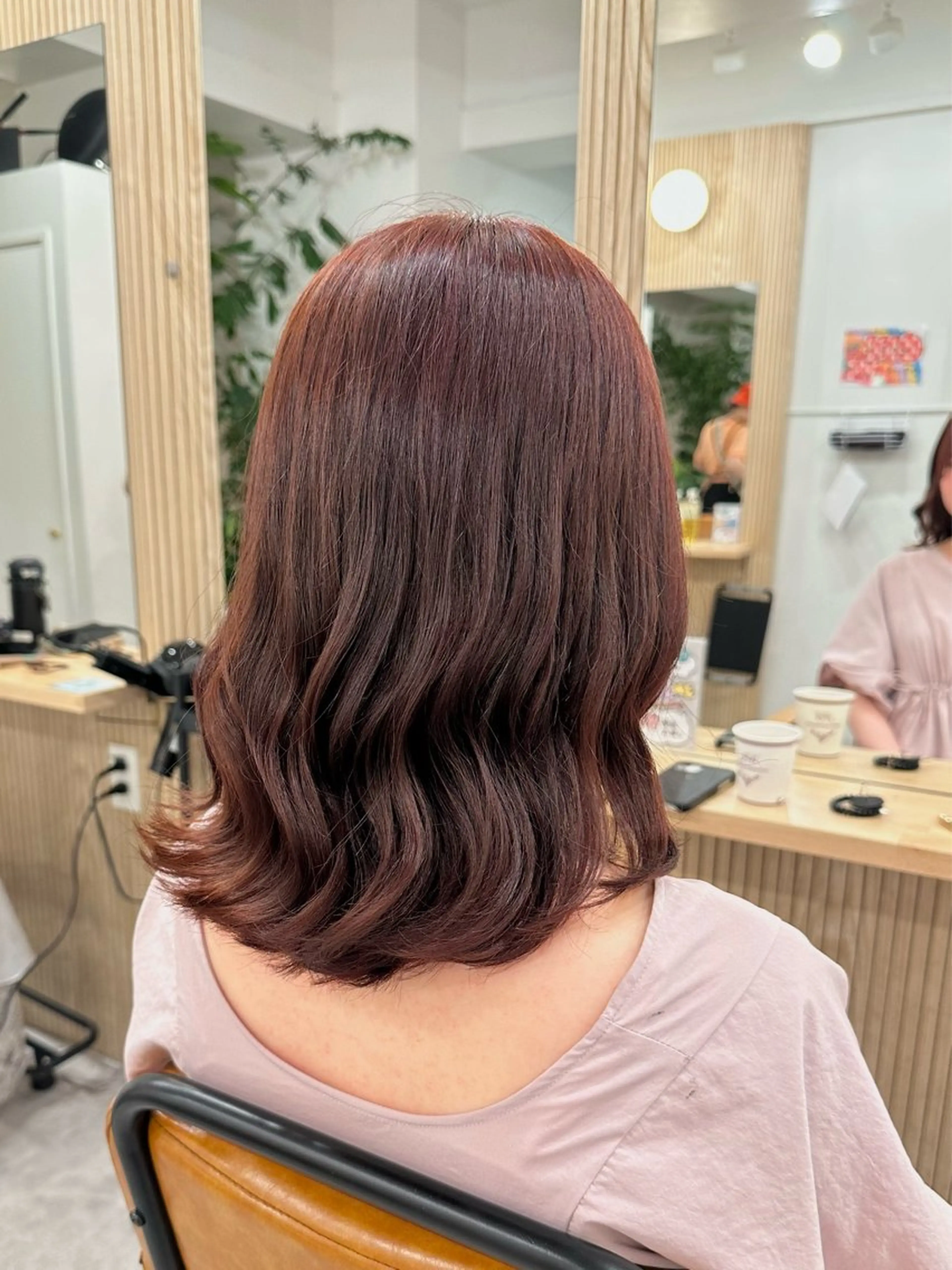 ミディアム カラー ブラウンカラー ピンクカラー ピンクブラウン ROPE ナナミのヘアスタイル