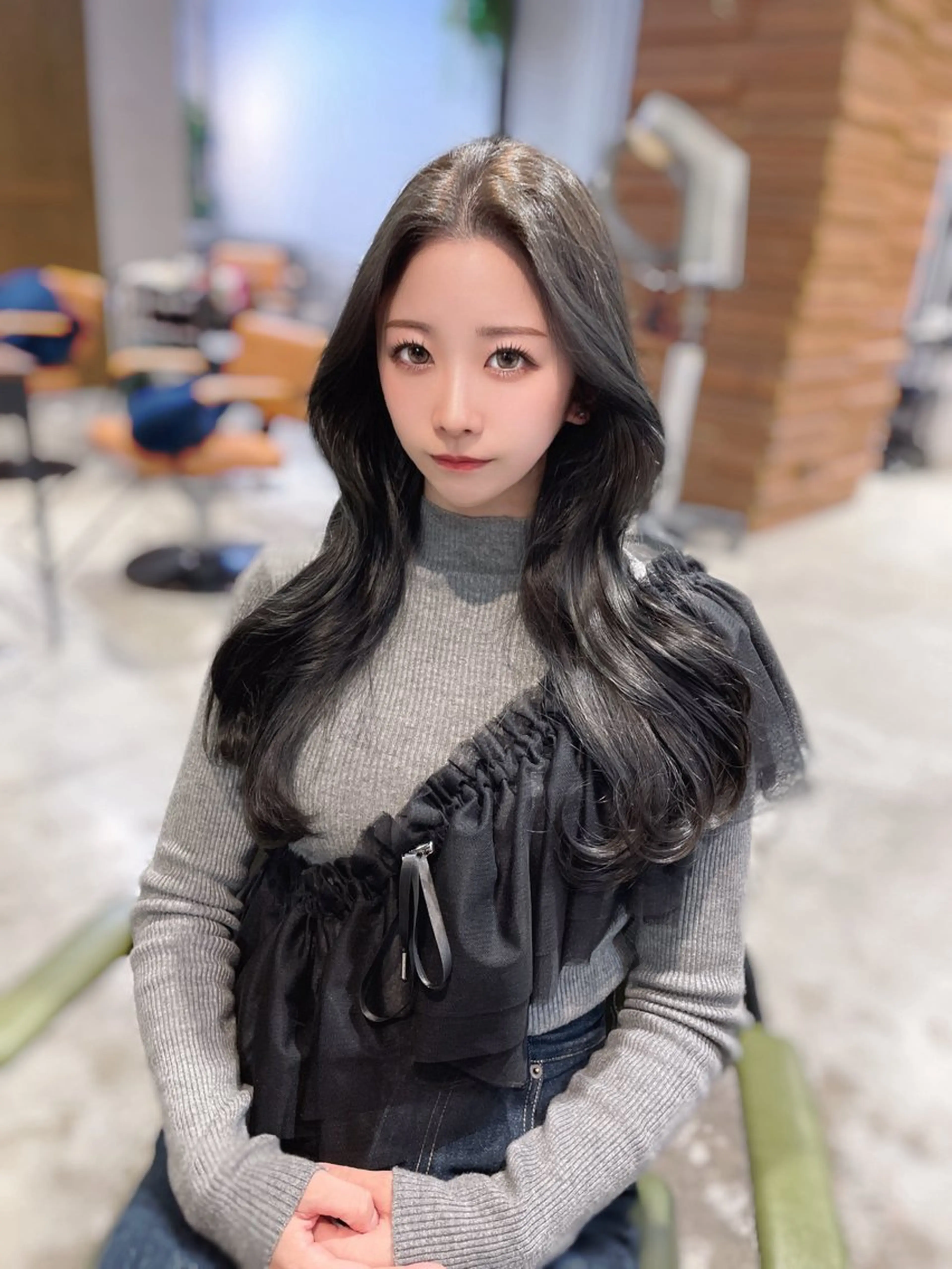 ロング kiti SAKAE所属・のり/顔まわり/韓国 /レイヤーカットのヘアスタイル