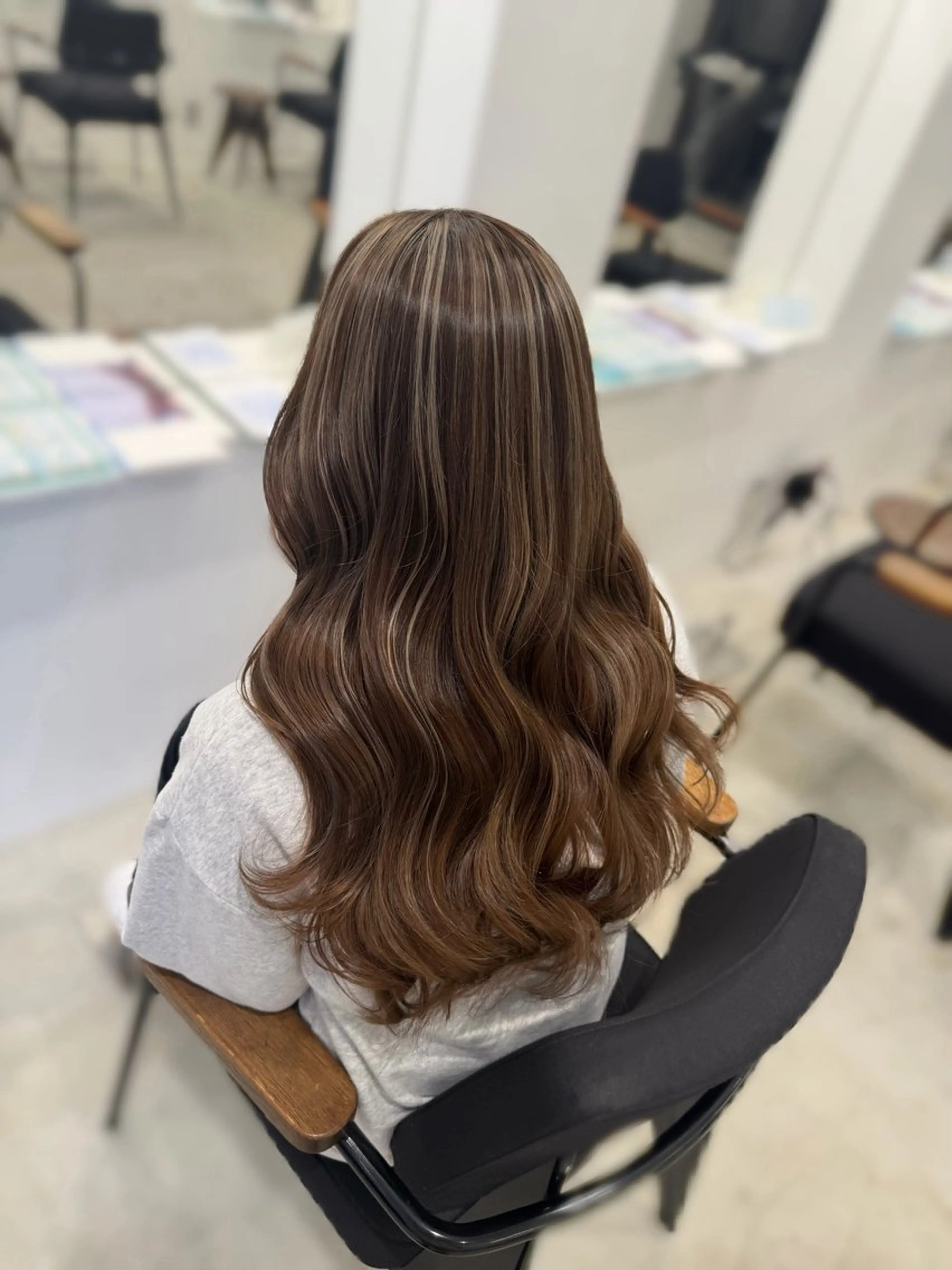 ロング カラー ハイライトカラー ハイライト 萩原 紗妃のヘアスタイル