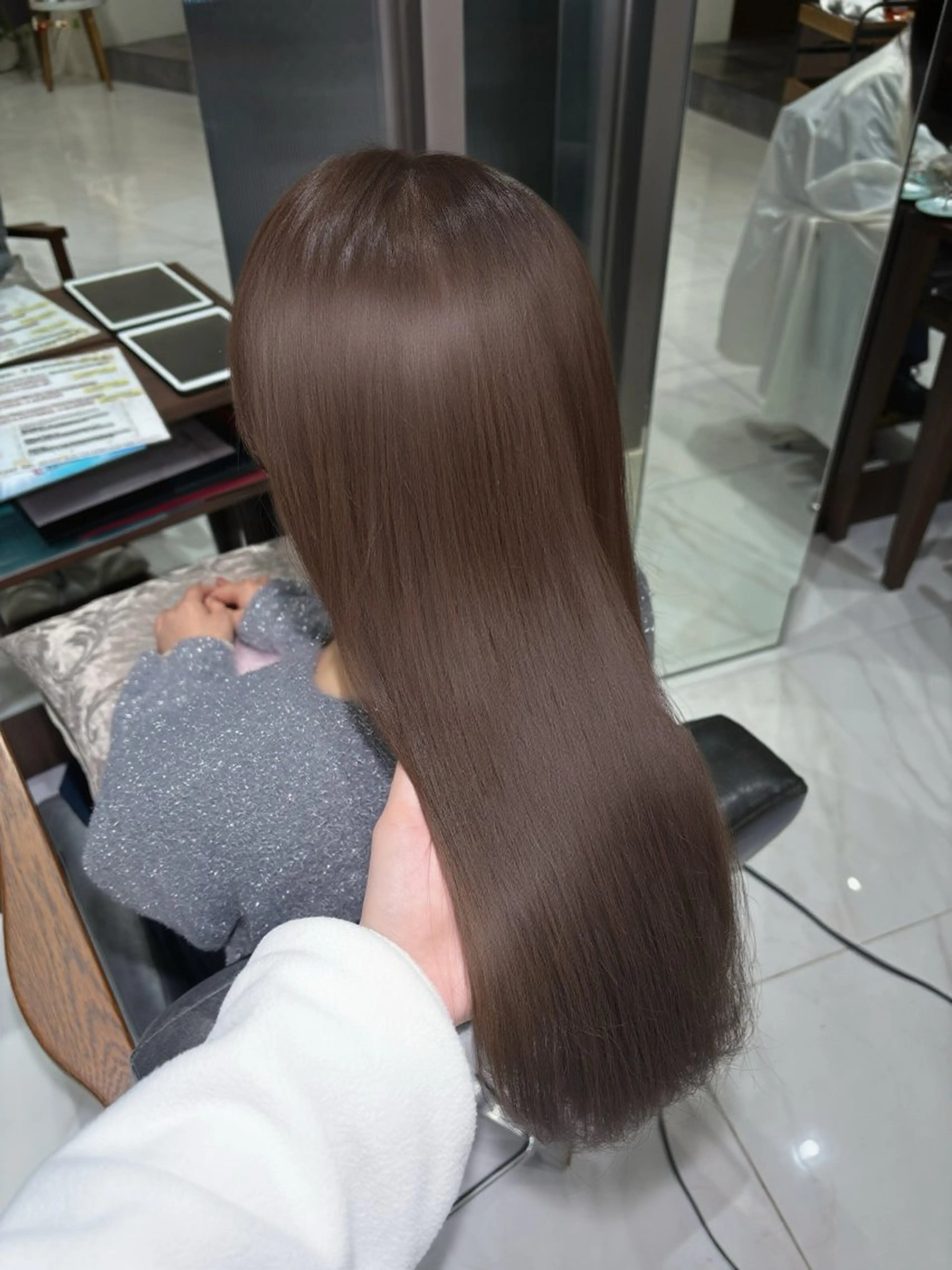 ロング ヘアカラー momo🍑/顔周り カット/透明感カラーのヘアスタイル