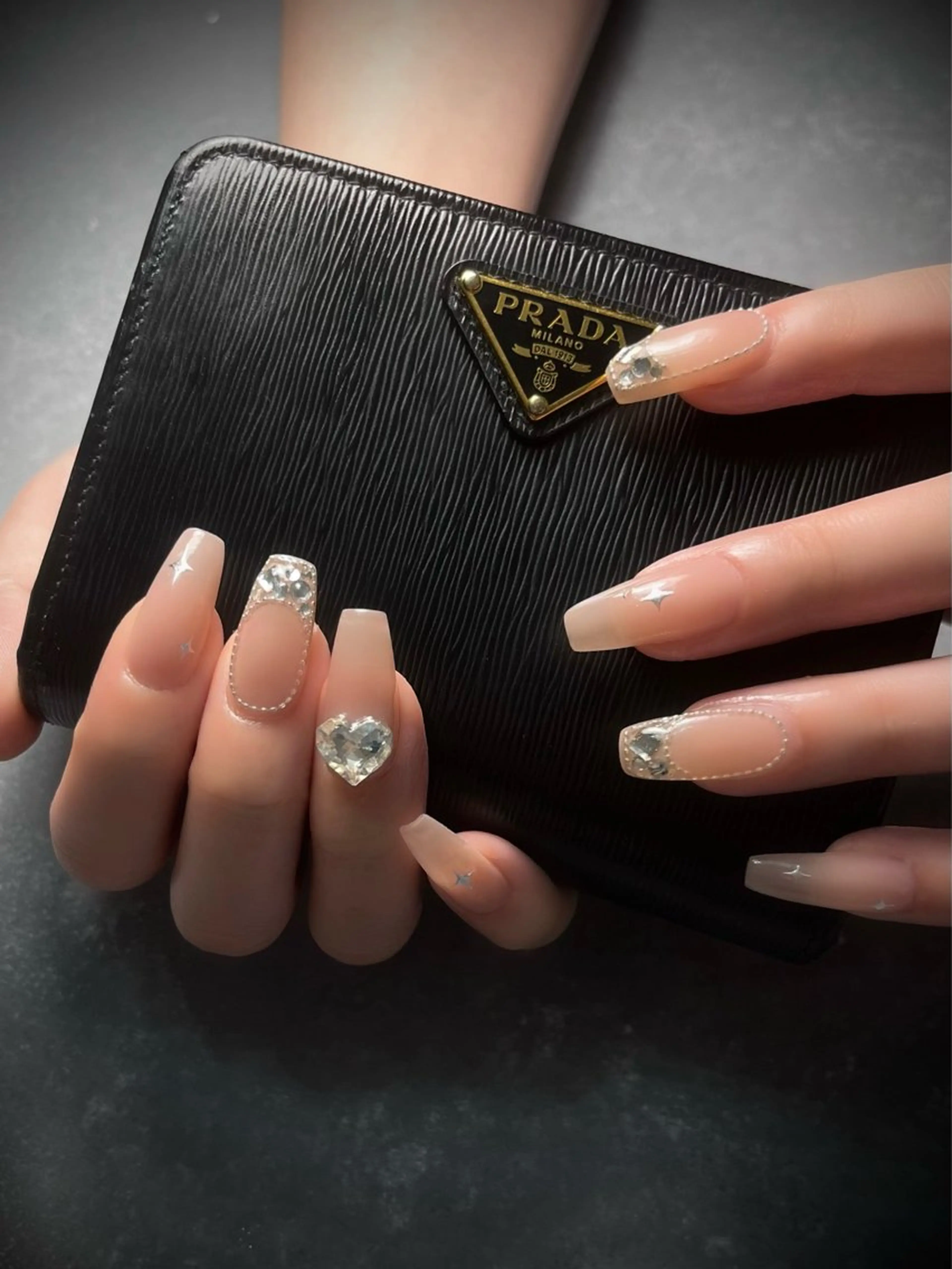 ネイル キラキラネイル マグネットネイル ワンカラーネイル スカルプネイル ワンホンネイル nine.🦋 YUKOのネイルデザイン