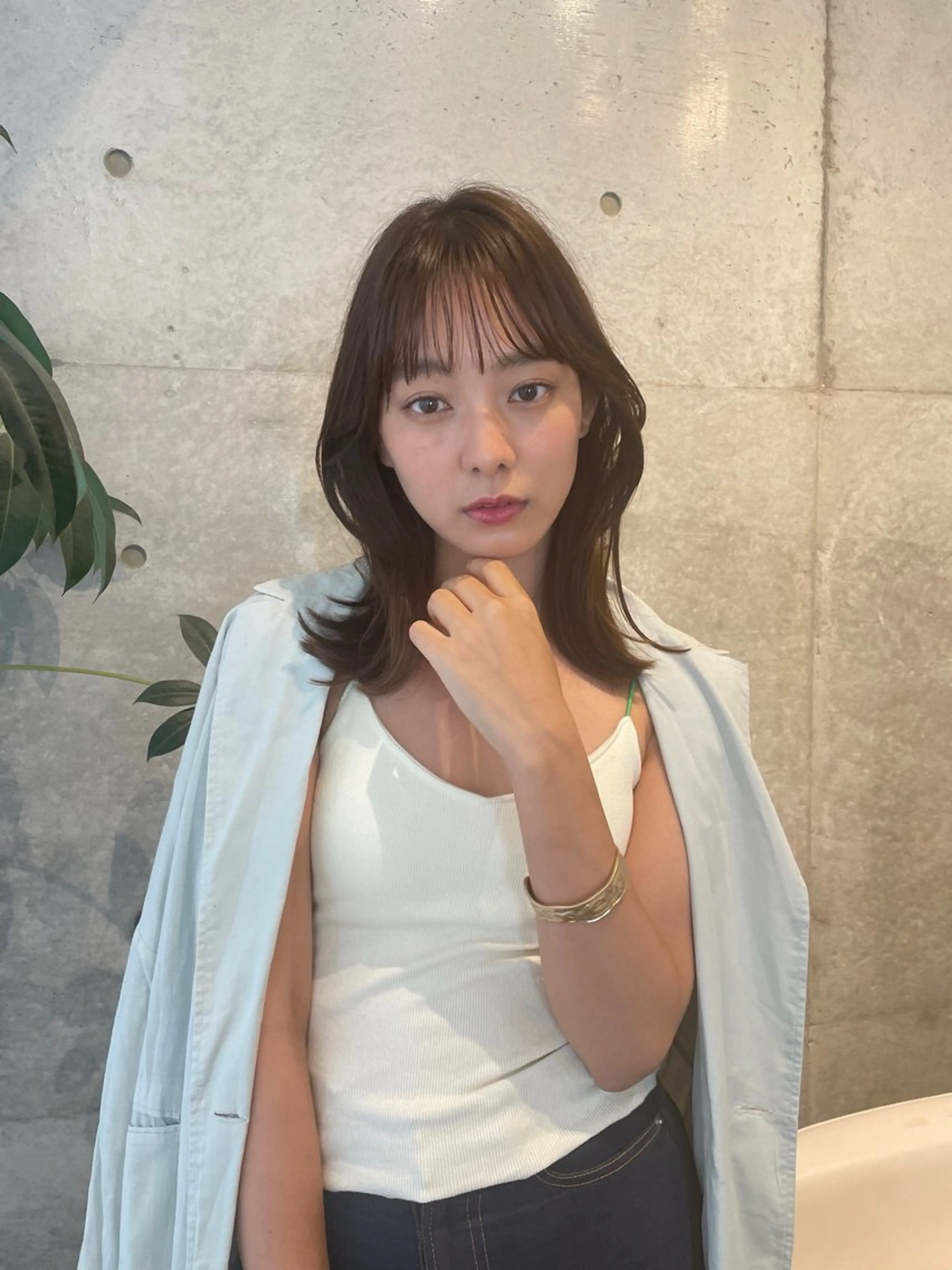 ミディアム カラー グレージュ くびれヘア カット ヘアカラー トリートメント レイヤーカット🎀 kanaのヘアスタイル