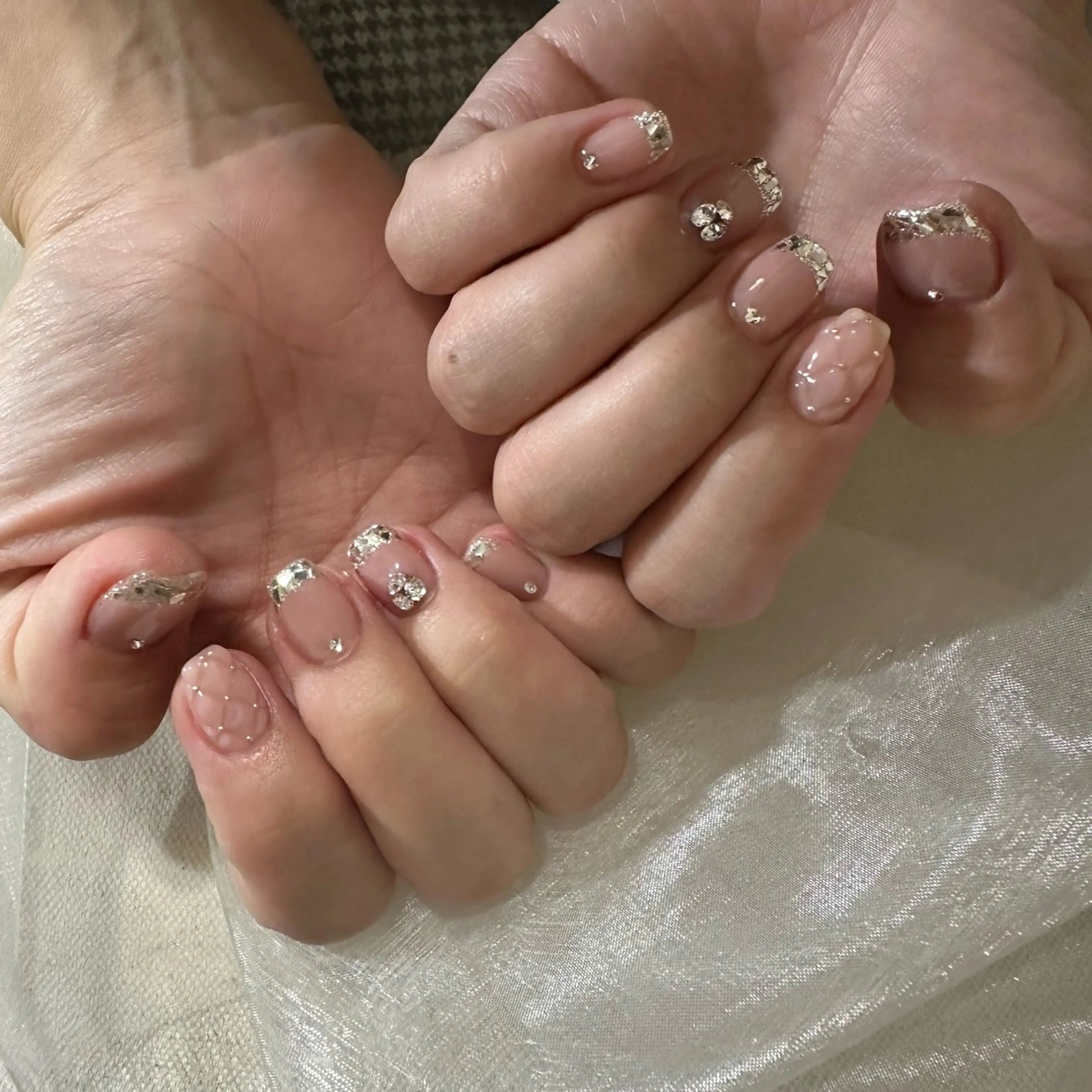 ネイル repos~ルポ~所属・里見 麗のネイルデザイン