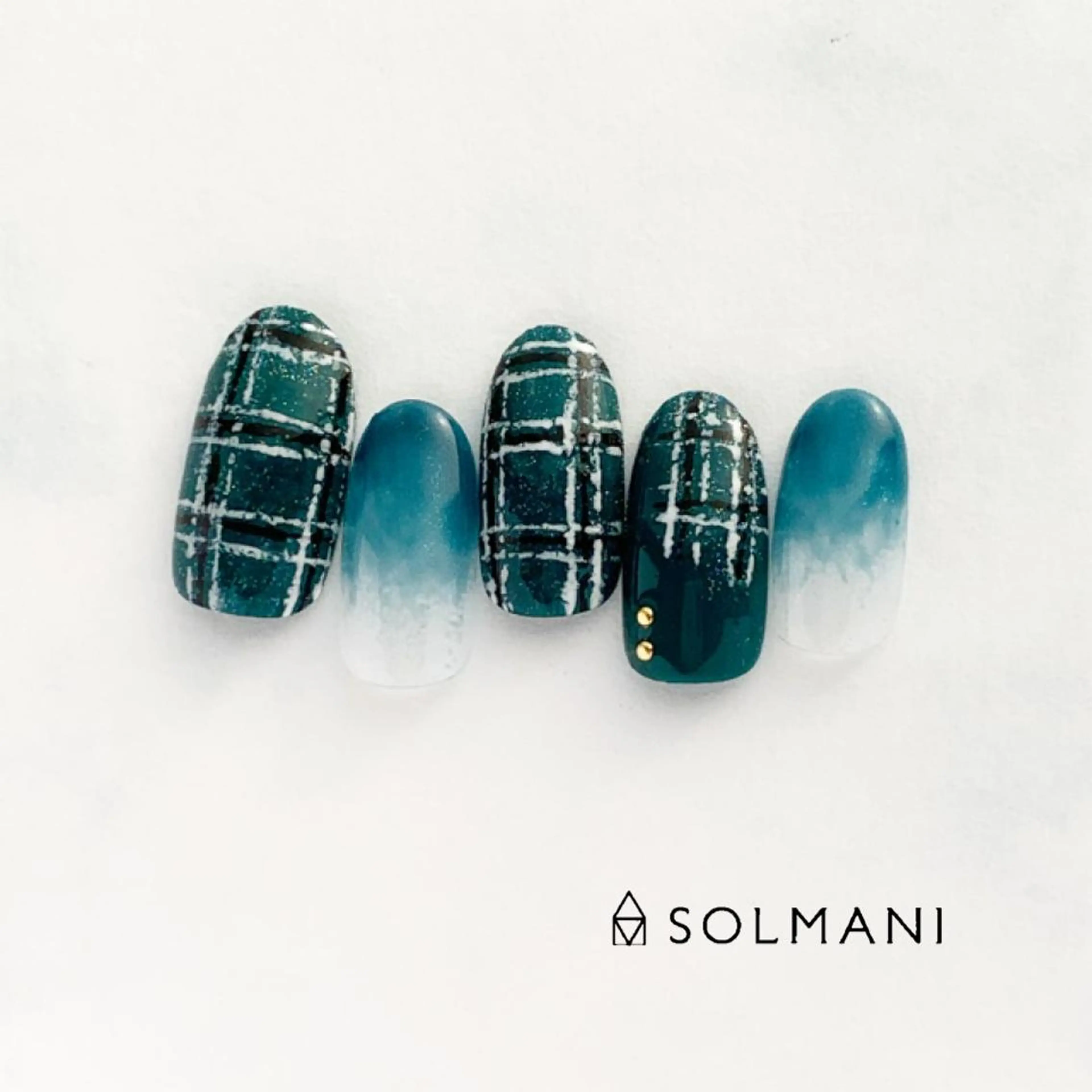 ネイル ツイードネイル SOLMANI 予約担当のネイルデザイン