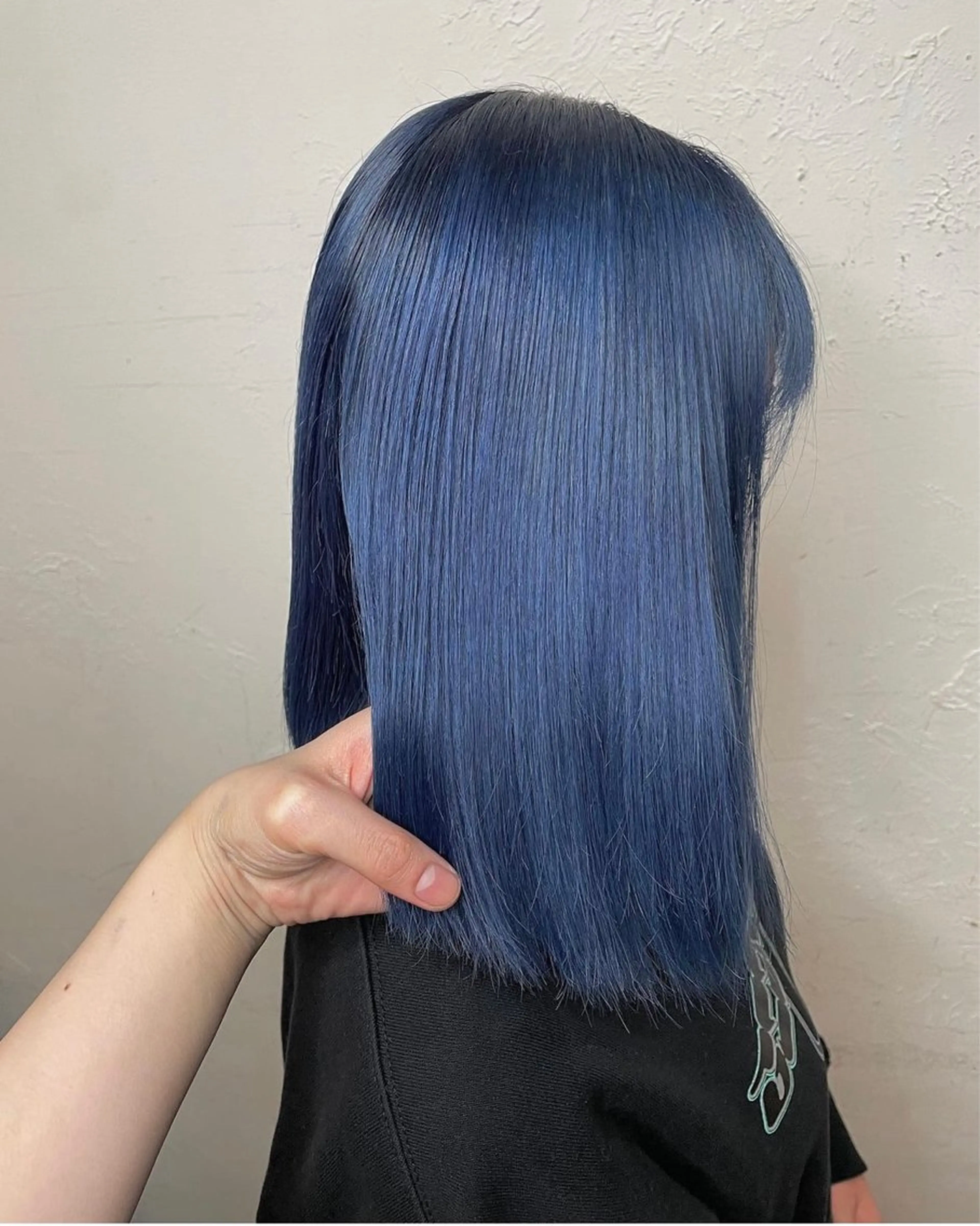 セミロング カラー ブルーカラー ダブルカラー RINA ブリーチ / 海外レイヤーのヘアスタイル