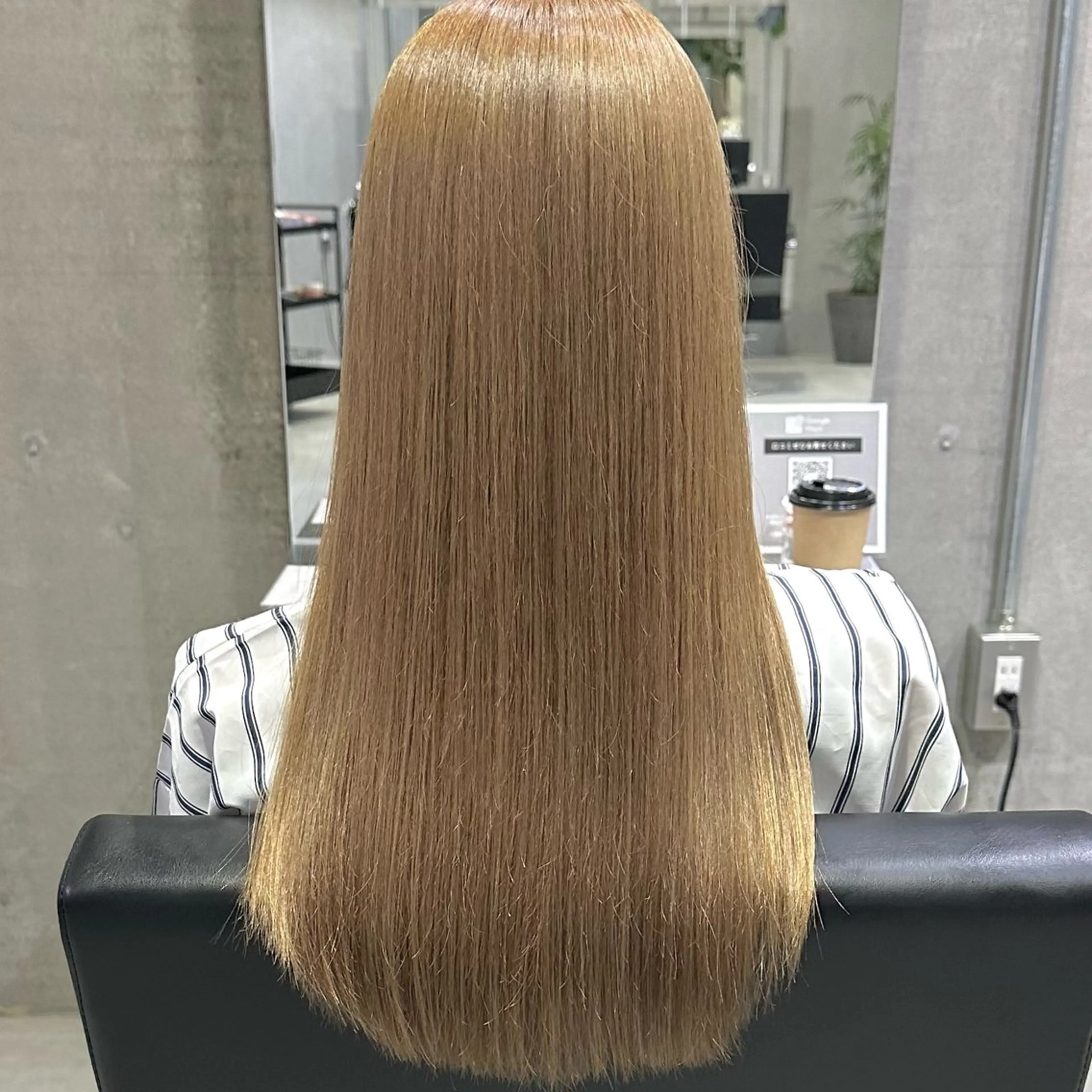 セミロング 坂本 璃里杏のヘアスタイル