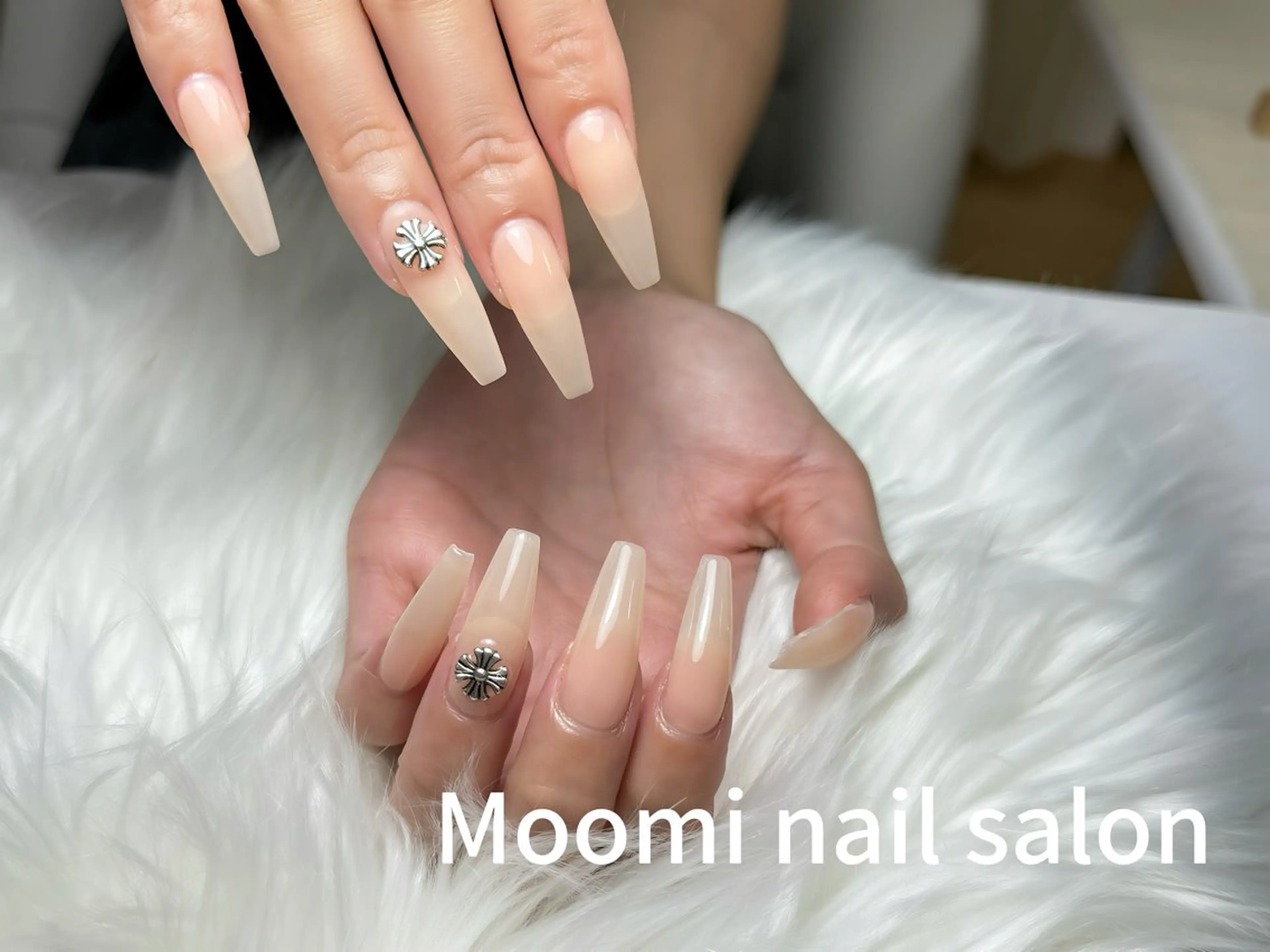ロング Moomi nail salonのネイルデザイン