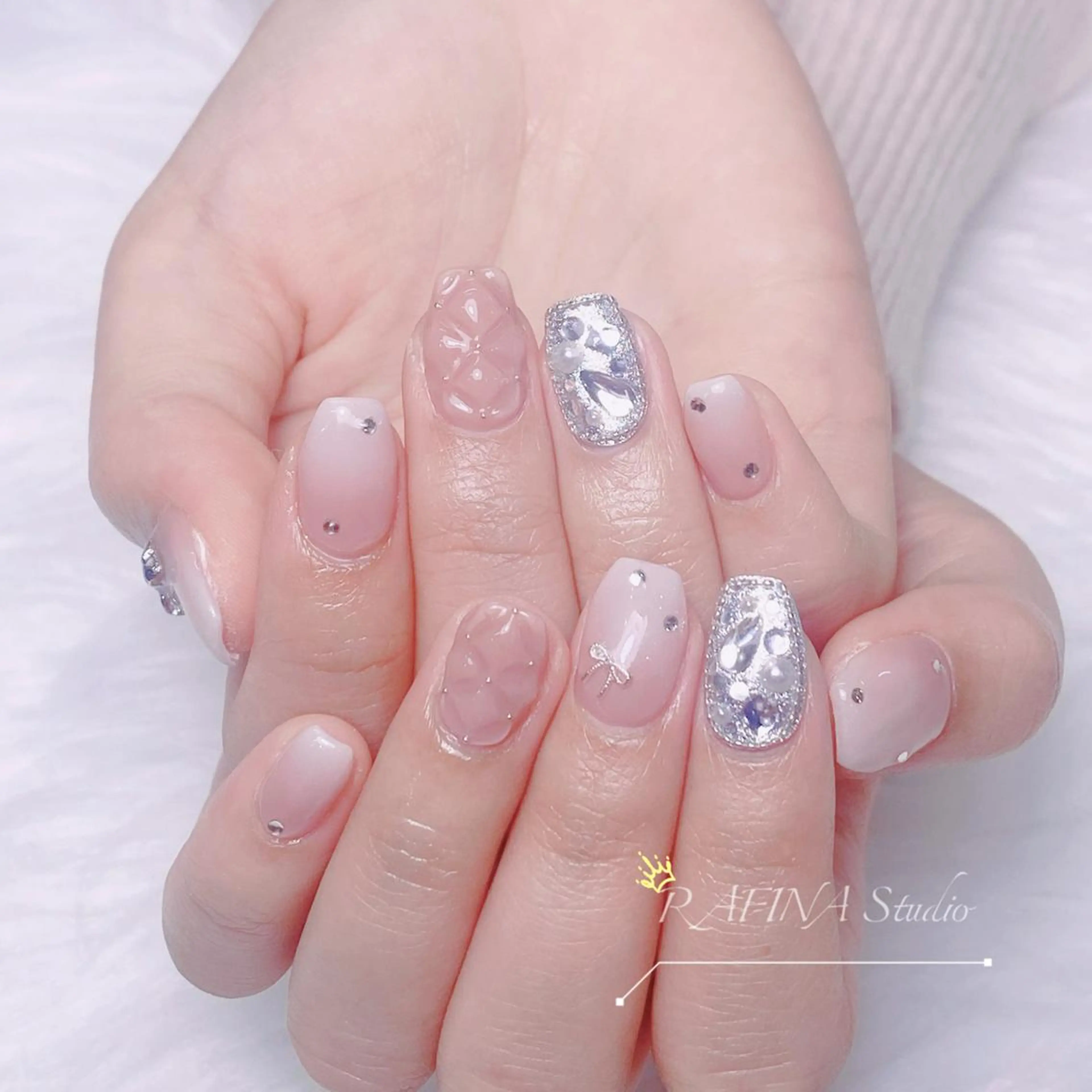 ネイル 桃香 Minaのネイルデザイン