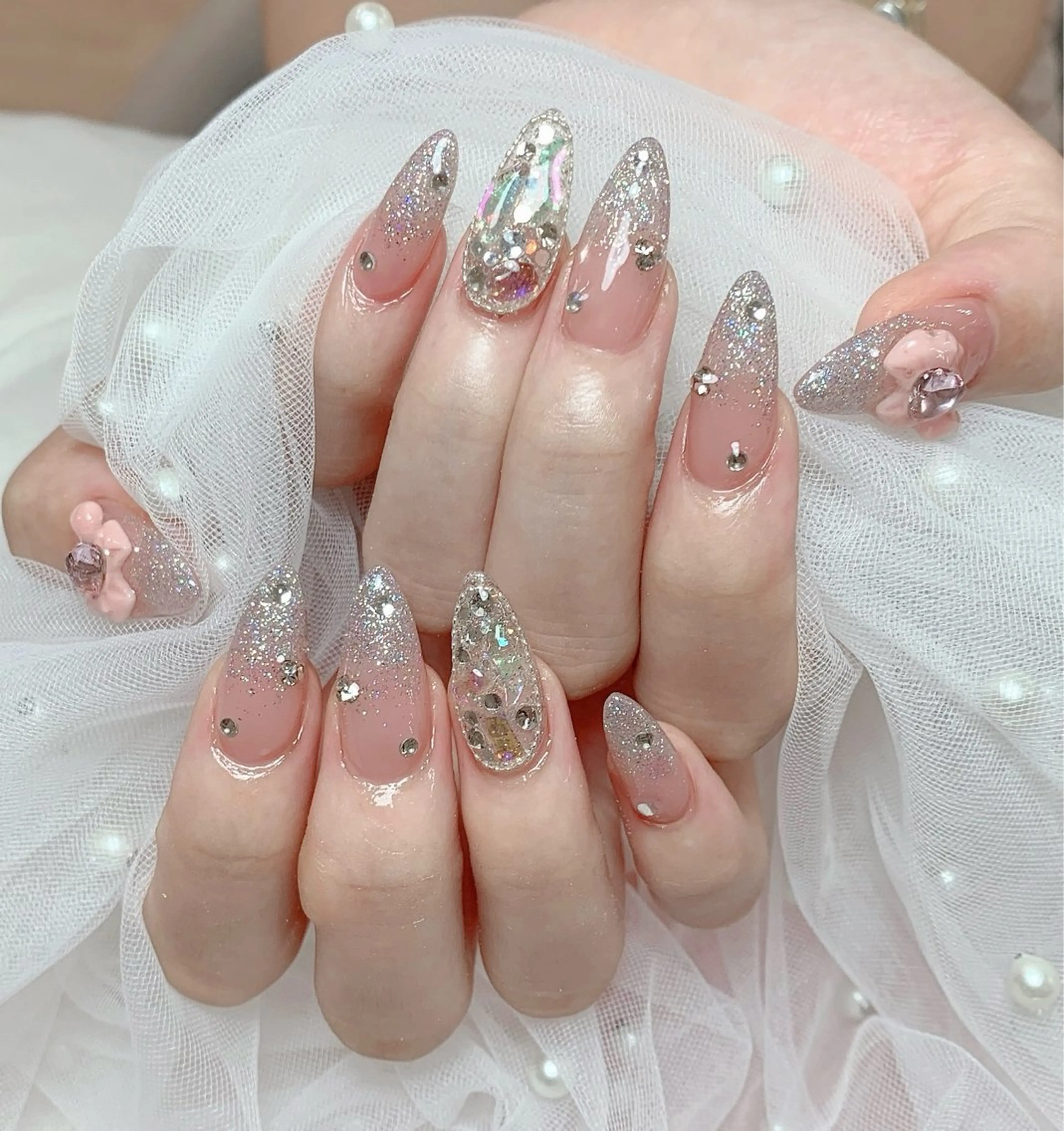 ✨ラメグラデーション✨ベースカラー有り✨フィルイン❣️ソフトジェルオフ込み✨パーツ2個付きの写真