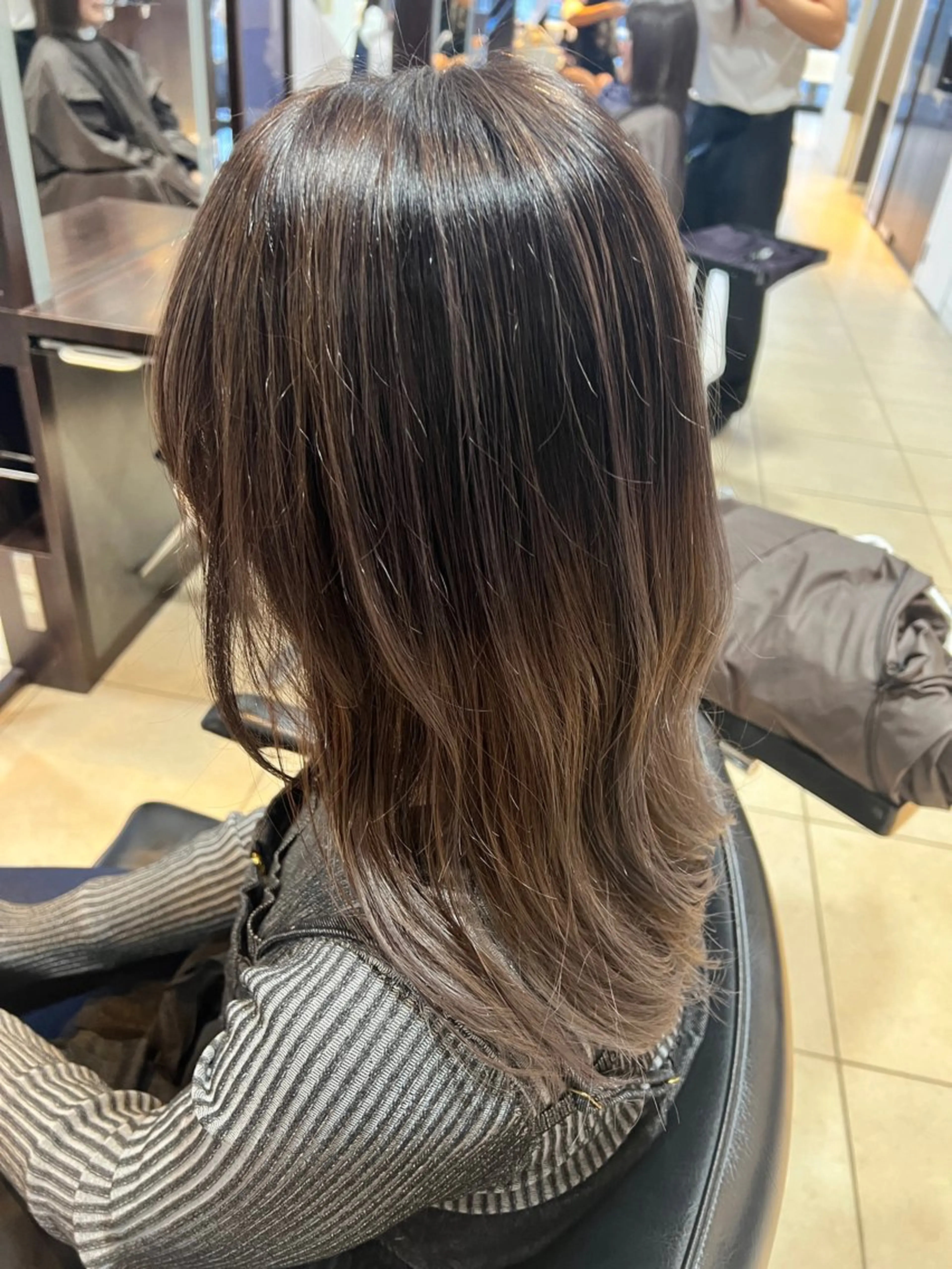 ロング OPERA 赤塚のヘアスタイル