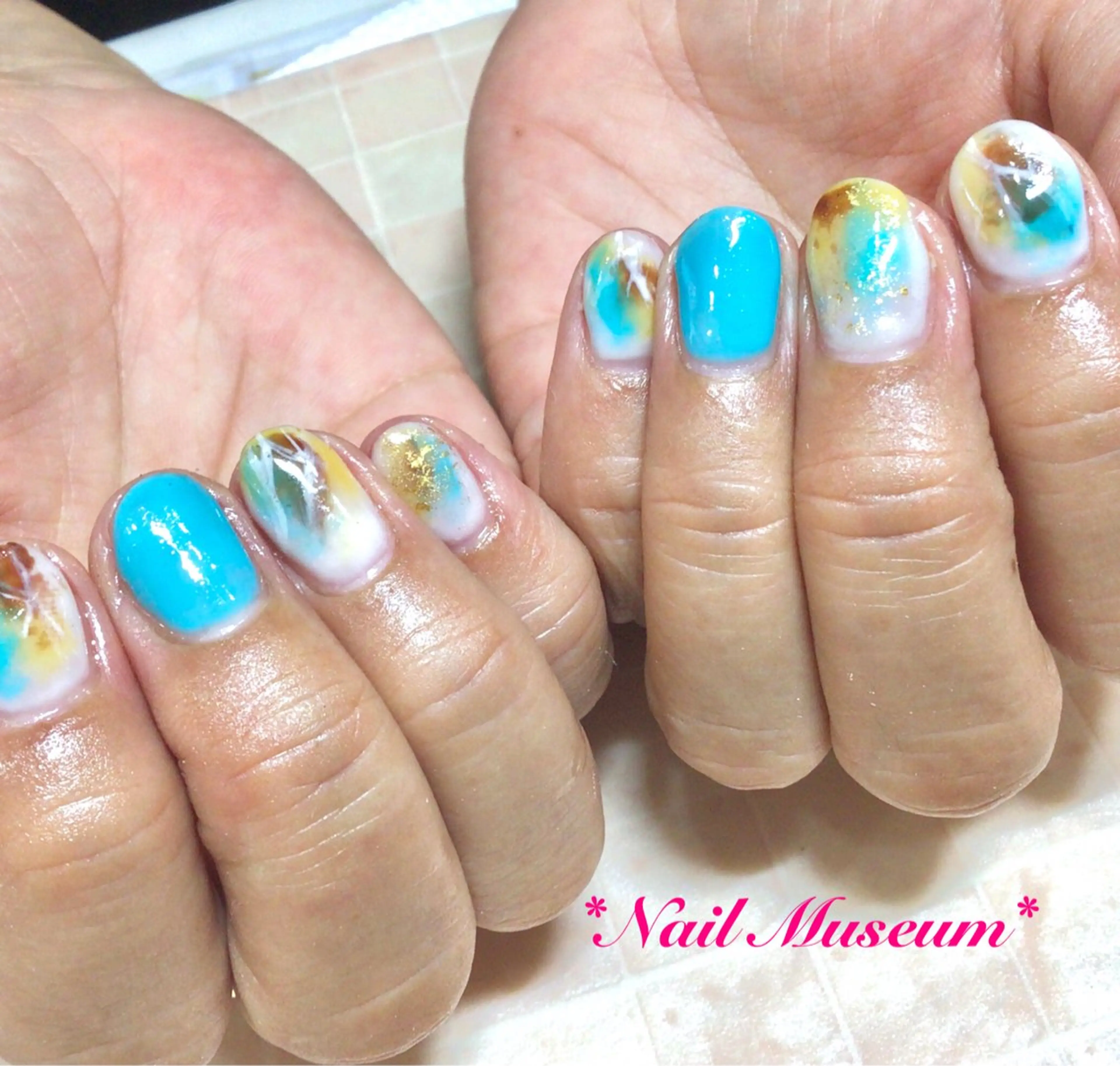 ショート マグネットネイル💛 Hayakawaのネイルデザイン