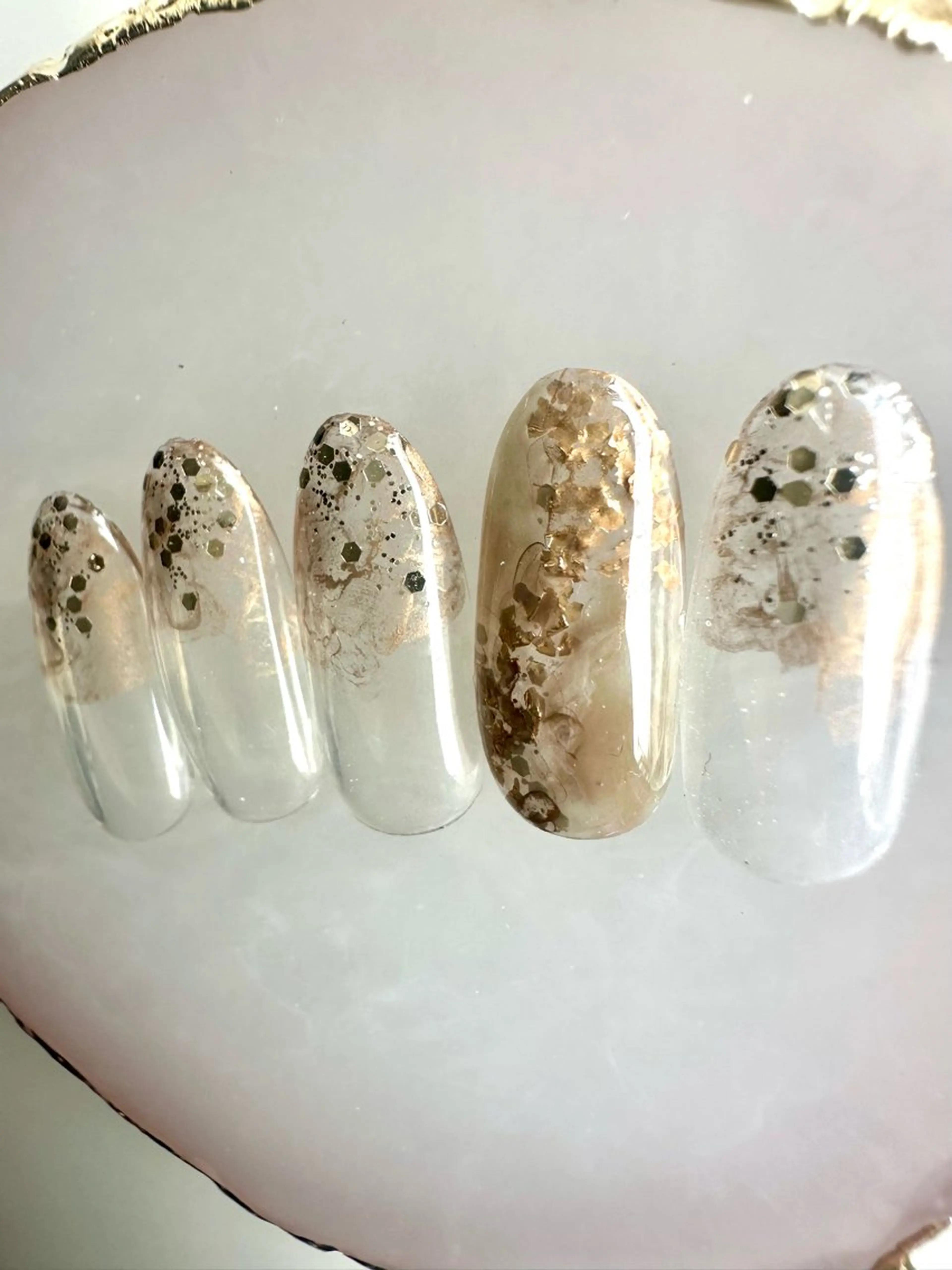 ネイル アートネイル ラメ(グリッター) ニュアンスネイル Re :eight Nail所属・NISHIOKA FUKUMIのネイルデザイン