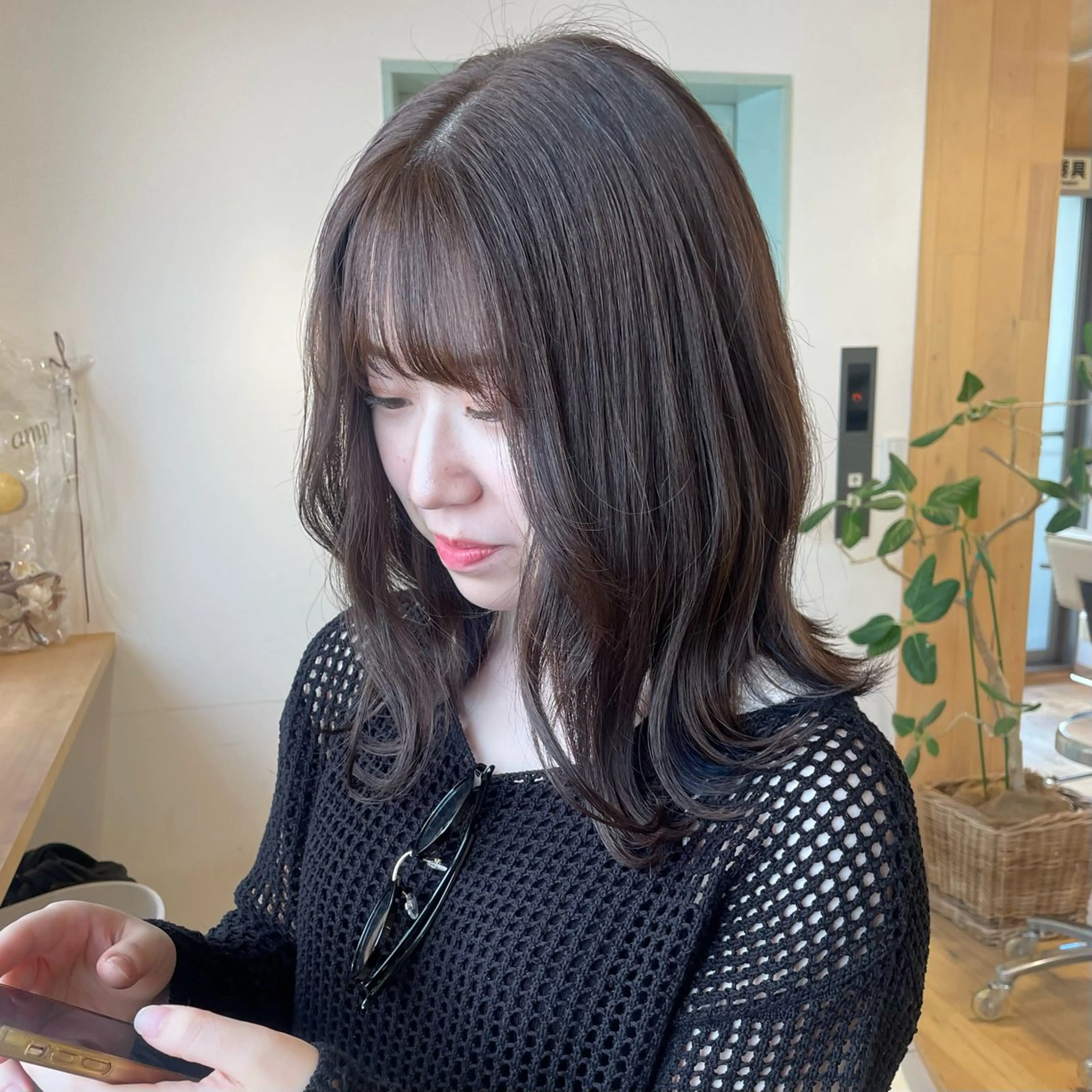 セミロング カラー 田口 花葉のヘアスタイル