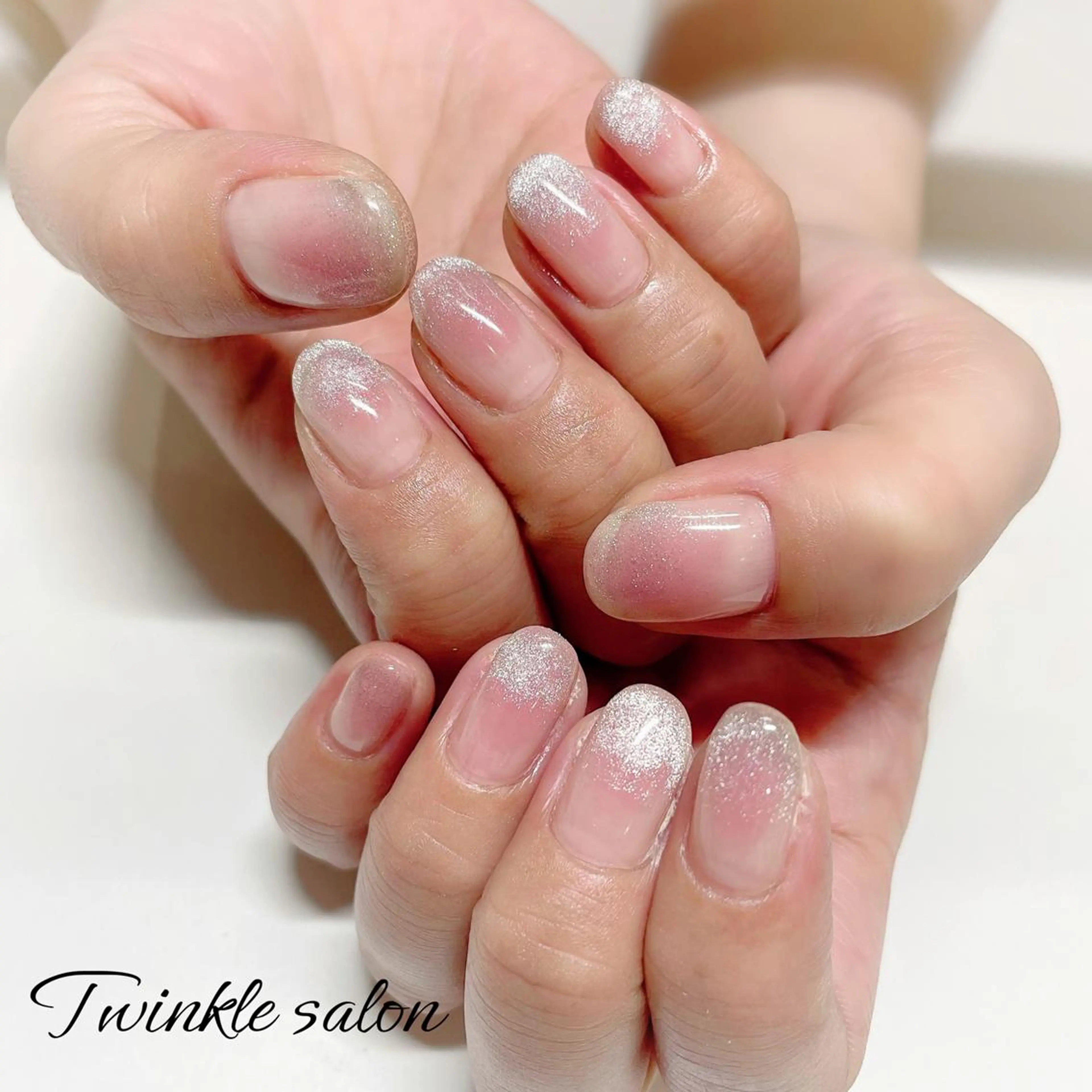 ネイル フットネイル 中井 綾香の眉毛・アイブロウイメージ