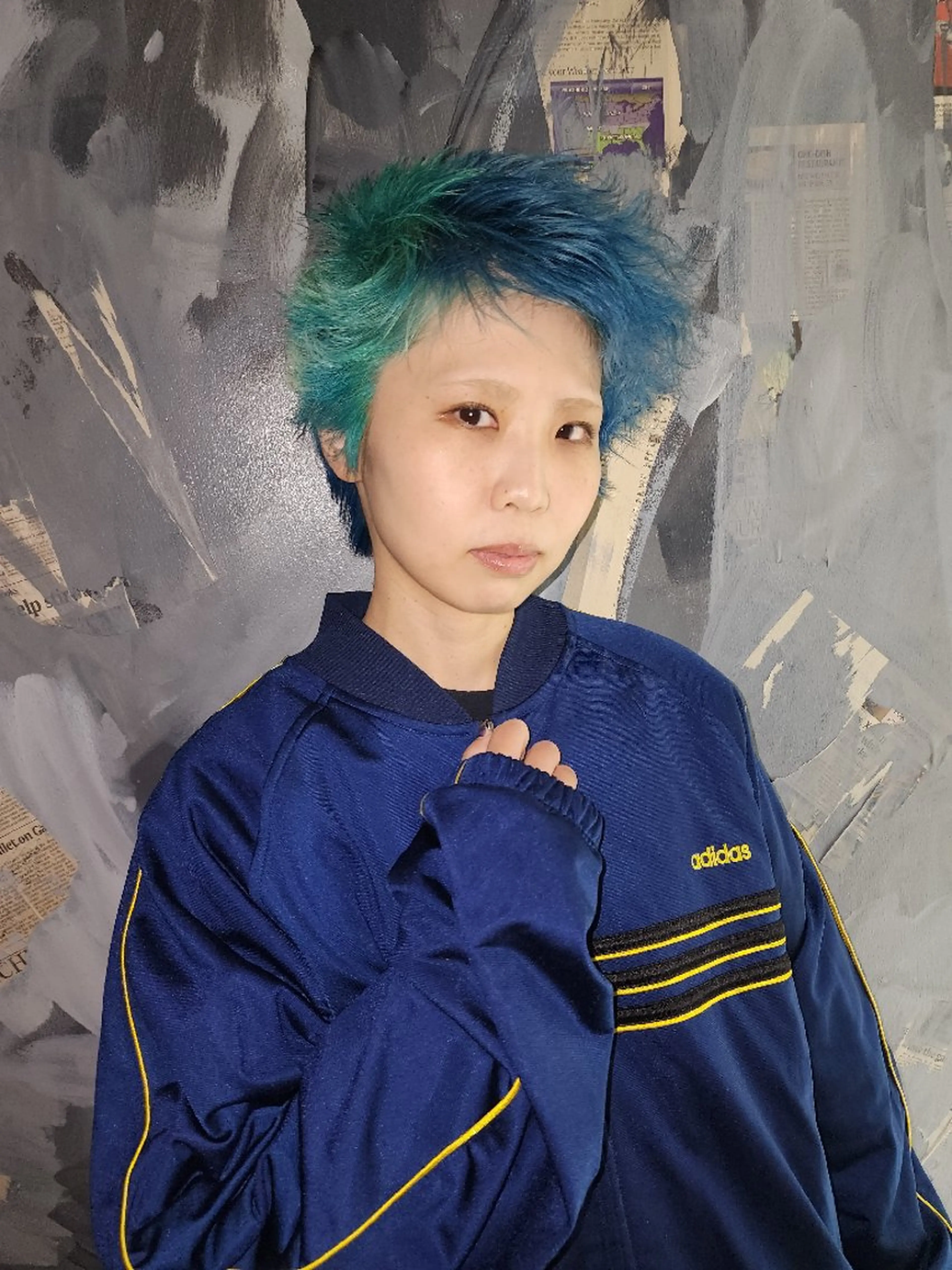 ショート カラー ブリーチ ブルーカラー デザインカラー 顔まわりレイヤー 顔周りカット Backbocker所属・ハイトーン/ブリーチ /デザインカラーのヘアスタイル