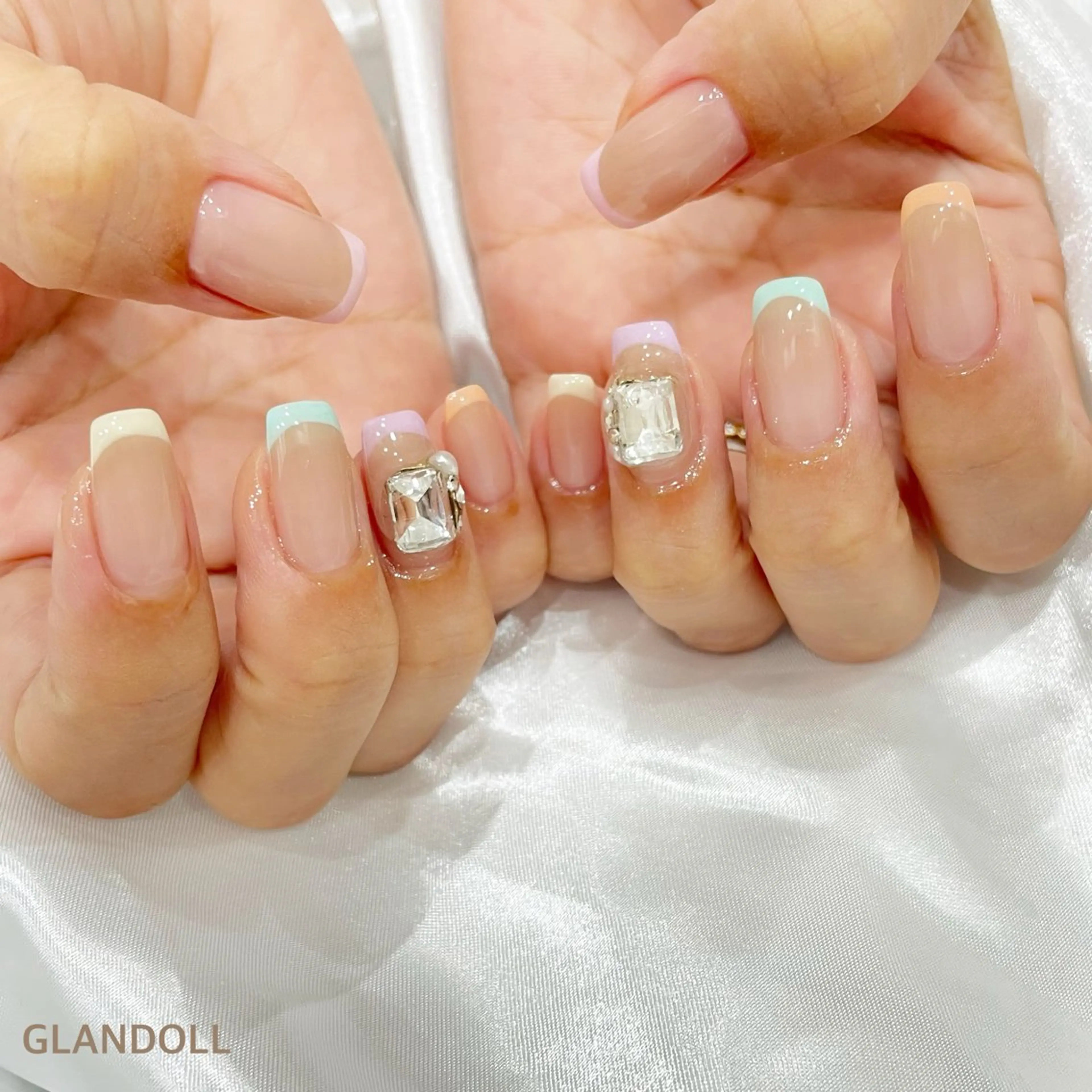 ネイル フレンチネイル パステルネイル ハンドネイル GLANDOLL YURIのネイルデザイン