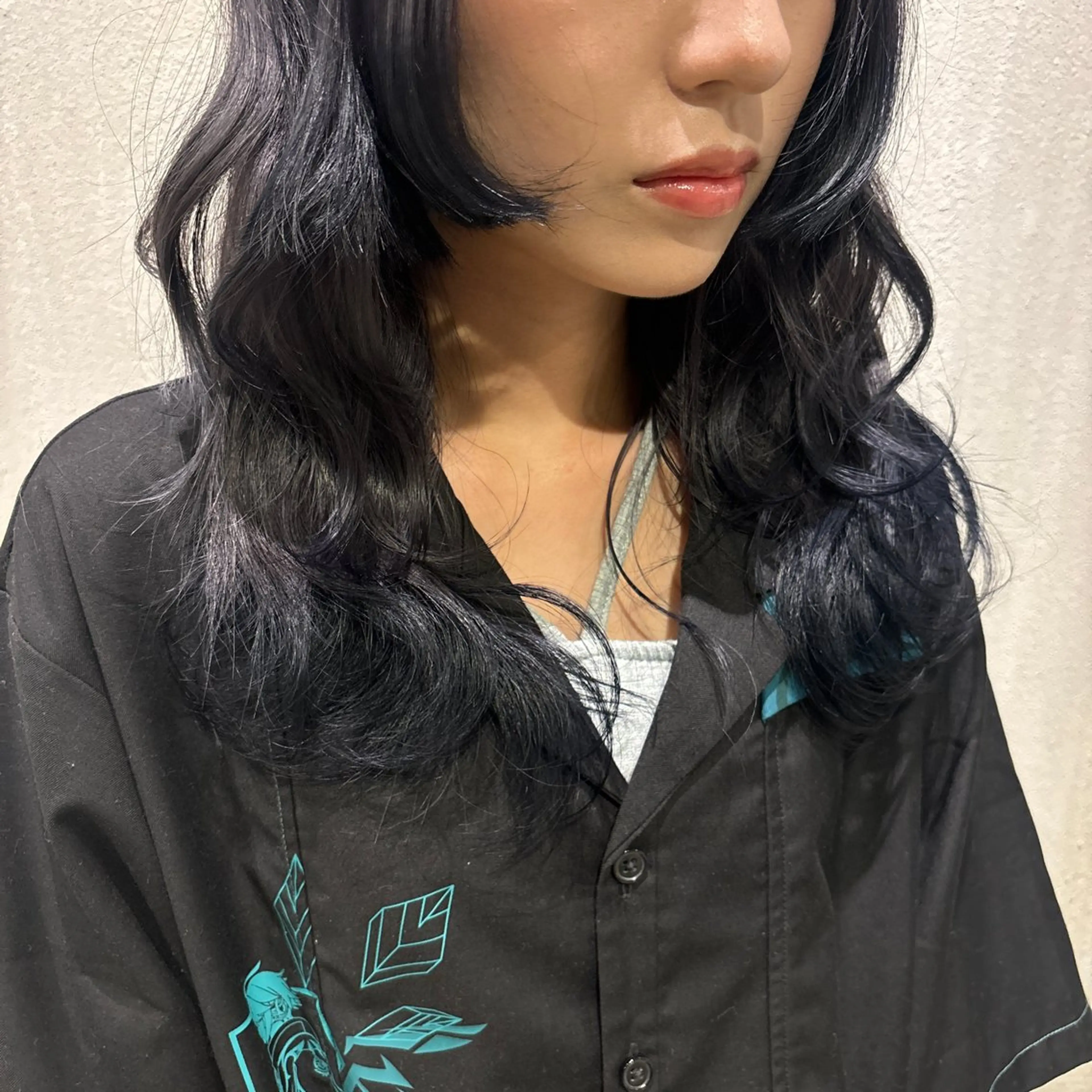 セミロング カラー ブルーカラー ネイビーカラー パープルカラー ヘアカラー 小木曽 里華のヘアスタイル