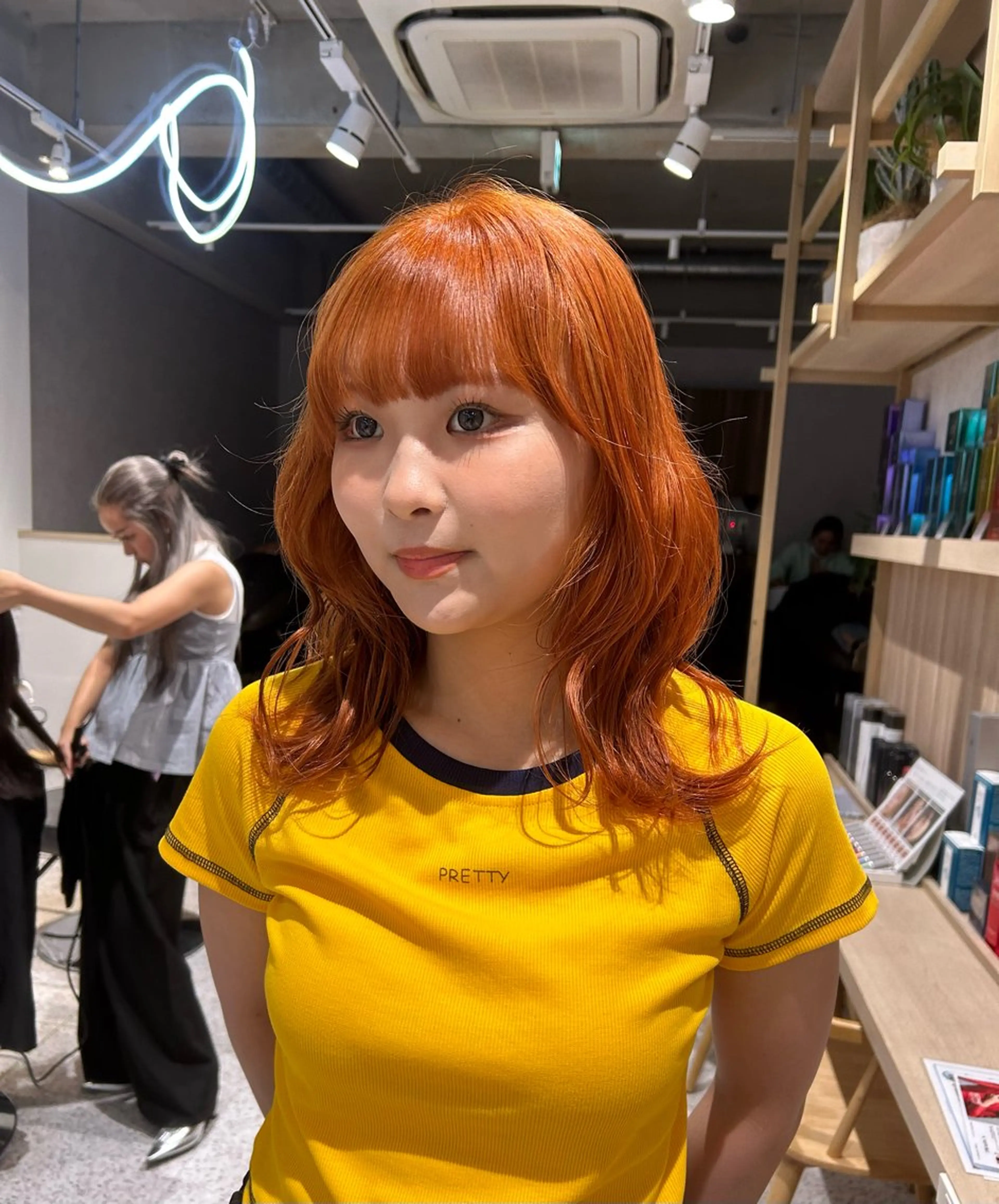 カラー ダブルカラー イヤリングカラー ハイトーンカラー インナーカラー 髪質改善 ヘアカラー ♡ハイトーン★ ネイル/しの♡のヘアスタイル