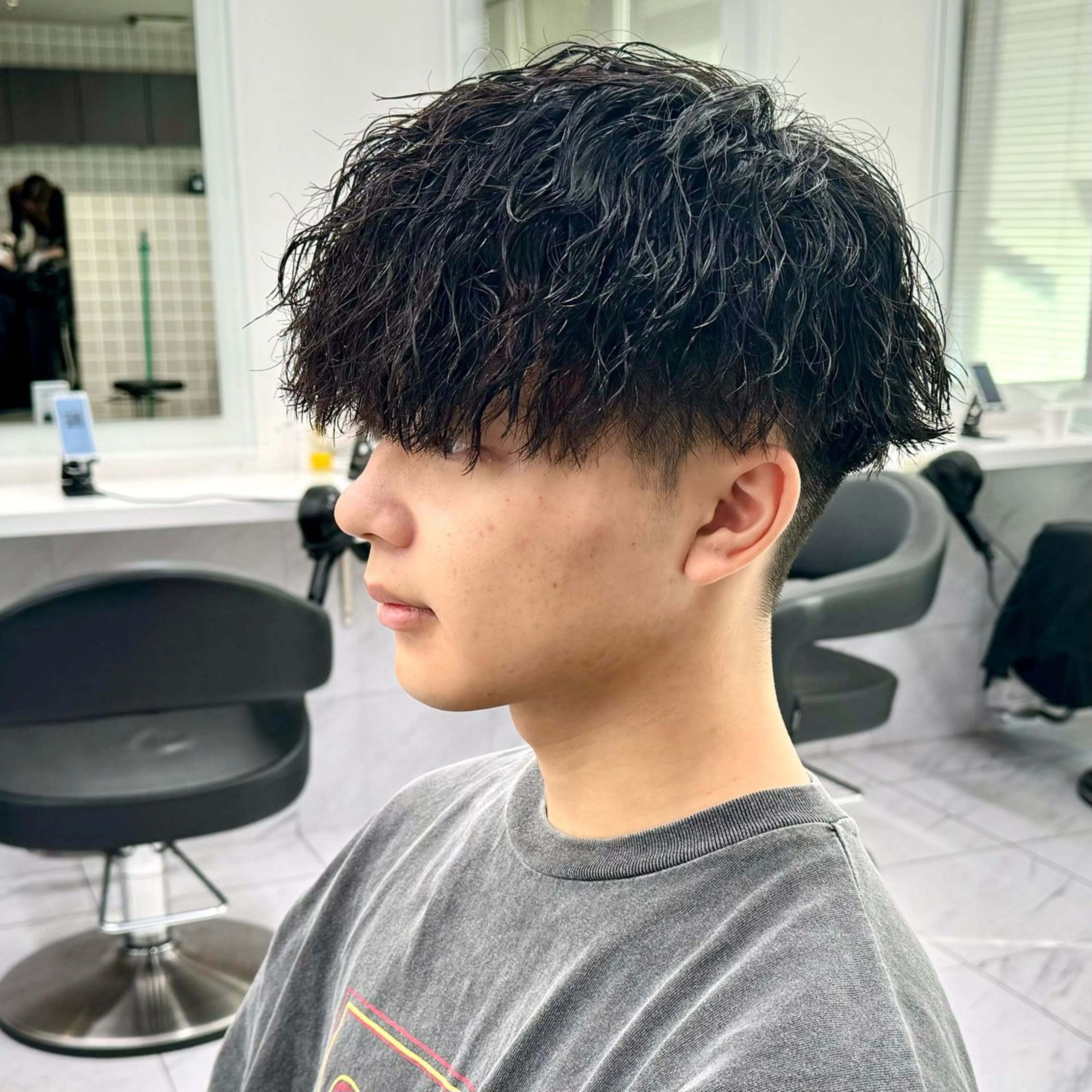 ショート パーマ ヘアアレンジ メンズ メンズパーマ カット パーマ トリートメント ヘッドスパ ヘアセット 顔まわりカット の達人のヘアスタイル