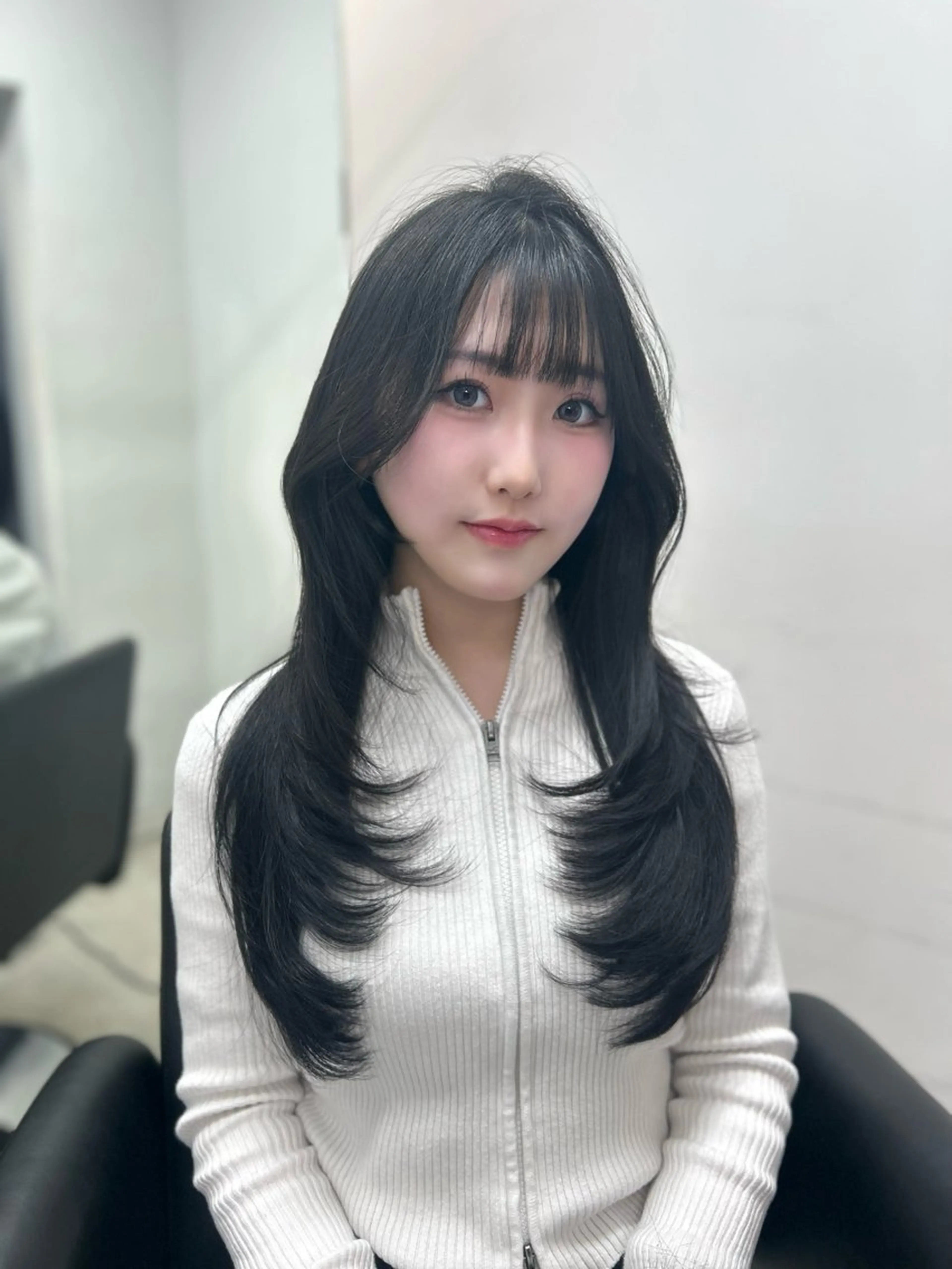 ロング ケアカラー くびれヘア 髪質改善 韓国風ヘア レイヤーカット ヘアカラー トリートメント sunc所属・梅田l大人韓国ヘア レイヤー×艶カラーのヘアスタイル